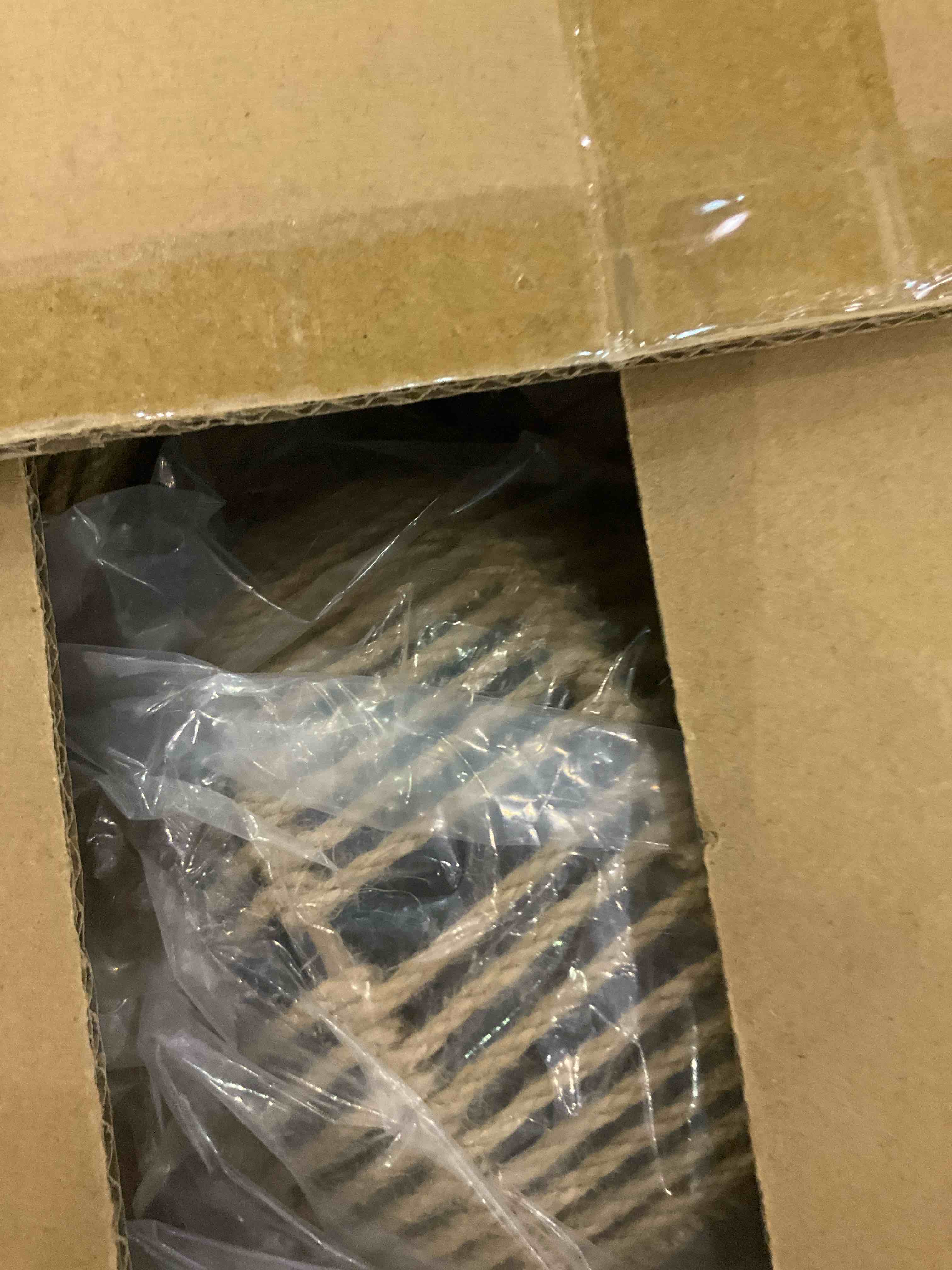 https://s3.amazonaws.com/lotting-images-prod/BargainHunt/EXS01207119_1713181754174.jpeg
