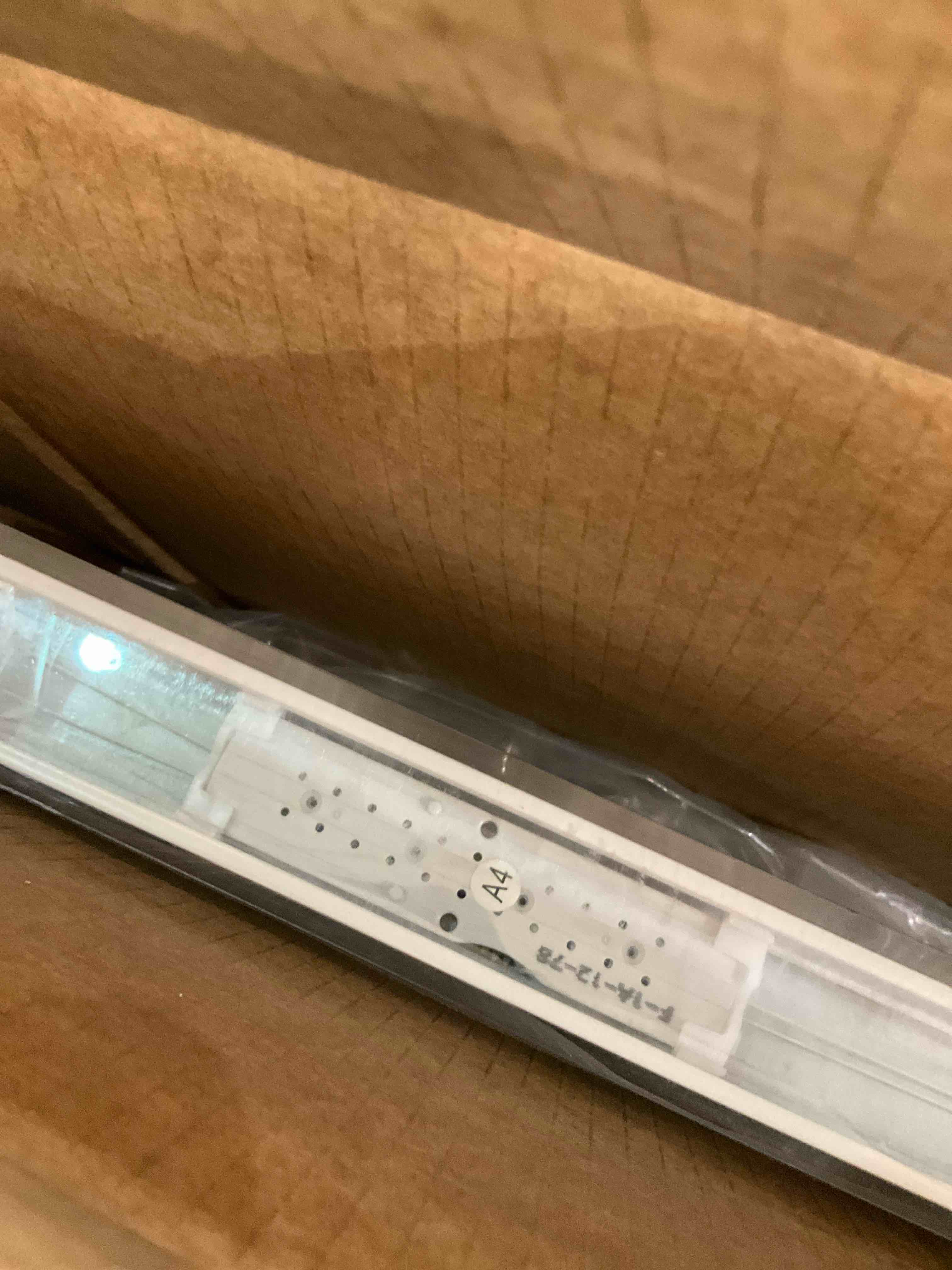 https://s3.amazonaws.com/lotting-images-prod/BargainHunt/EXS01207340_1713289025625.jpeg