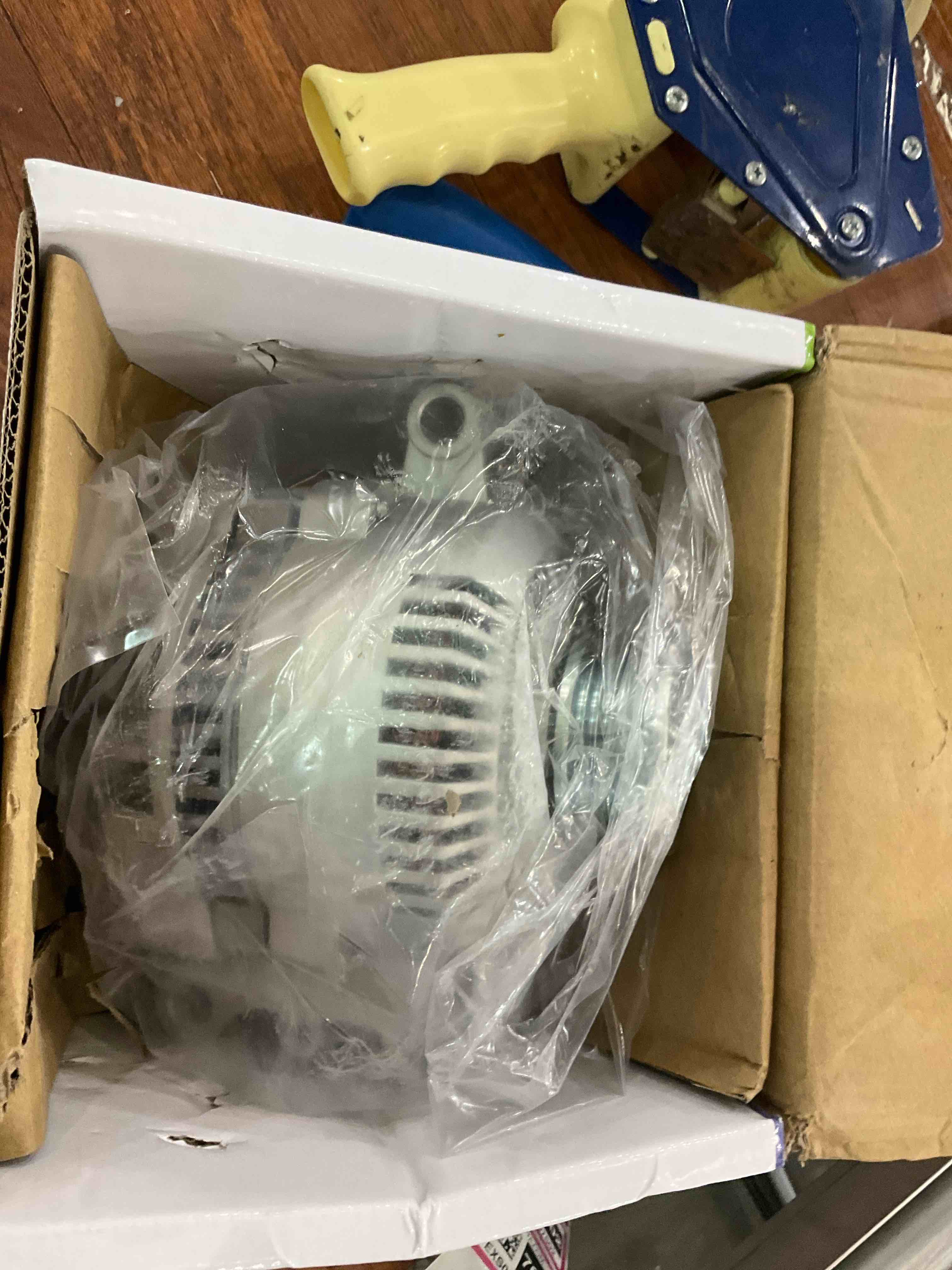 https://s3.amazonaws.com/lotting-images-prod/BargainHunt/EXS01207601_1712677990292.jpeg