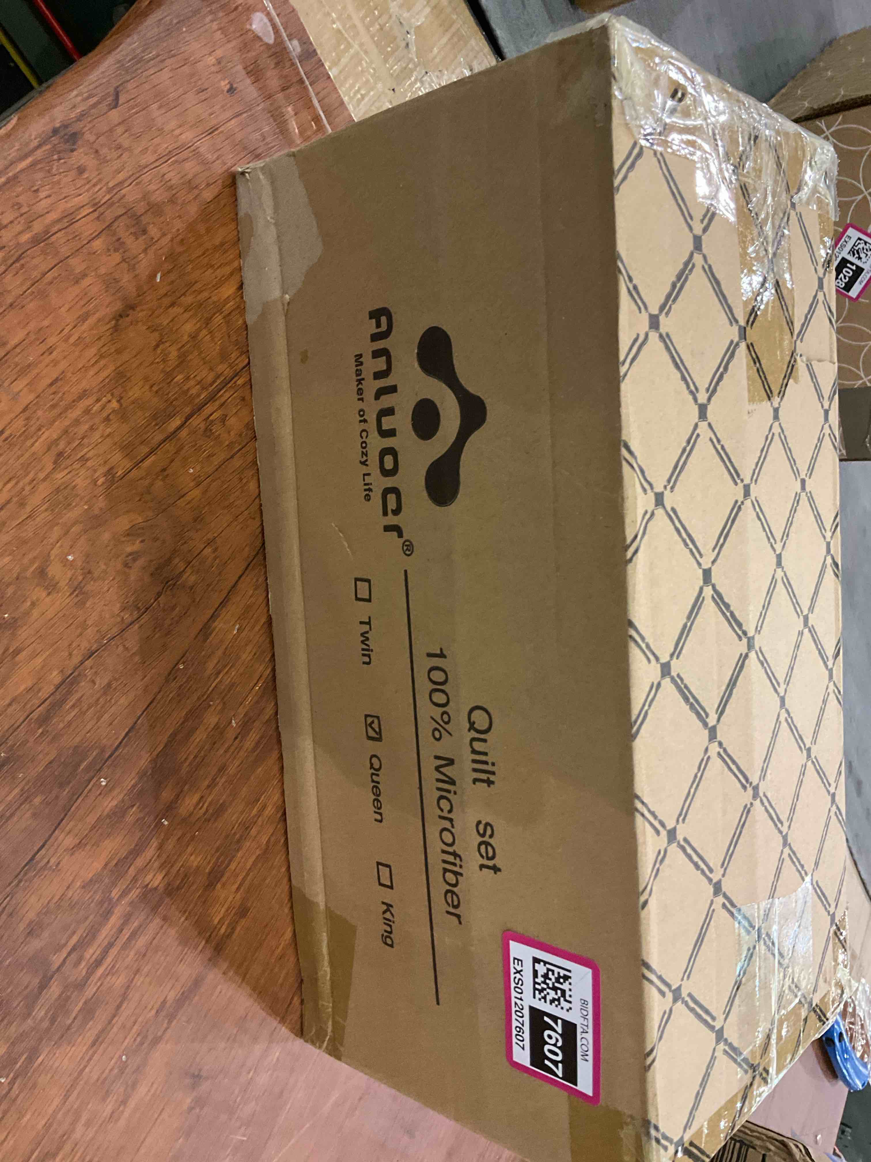 https://s3.amazonaws.com/lotting-images-prod/BargainHunt/EXS01207607_1712681520951.jpeg