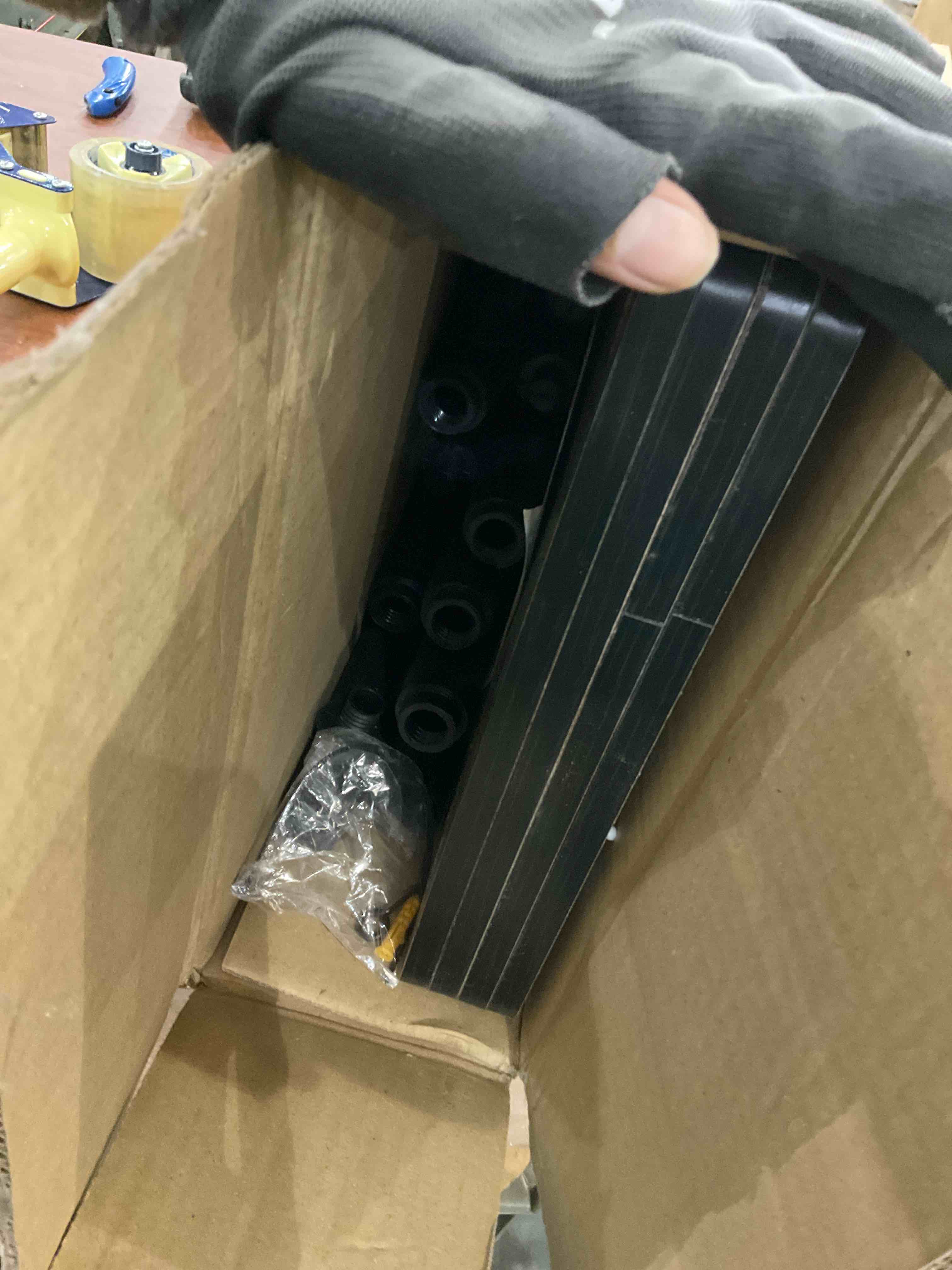 https://s3.amazonaws.com/lotting-images-prod/BargainHunt/EXS01207616_1712683097670.jpeg