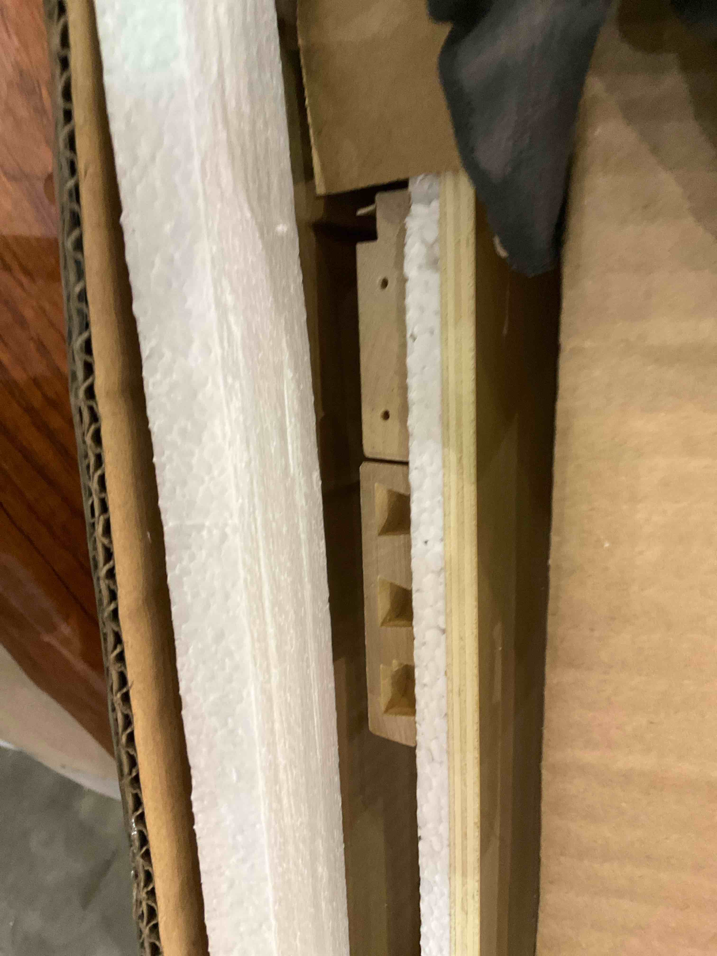 https://s3.amazonaws.com/lotting-images-prod/BargainHunt/EXS01207642_1712689470020.jpeg