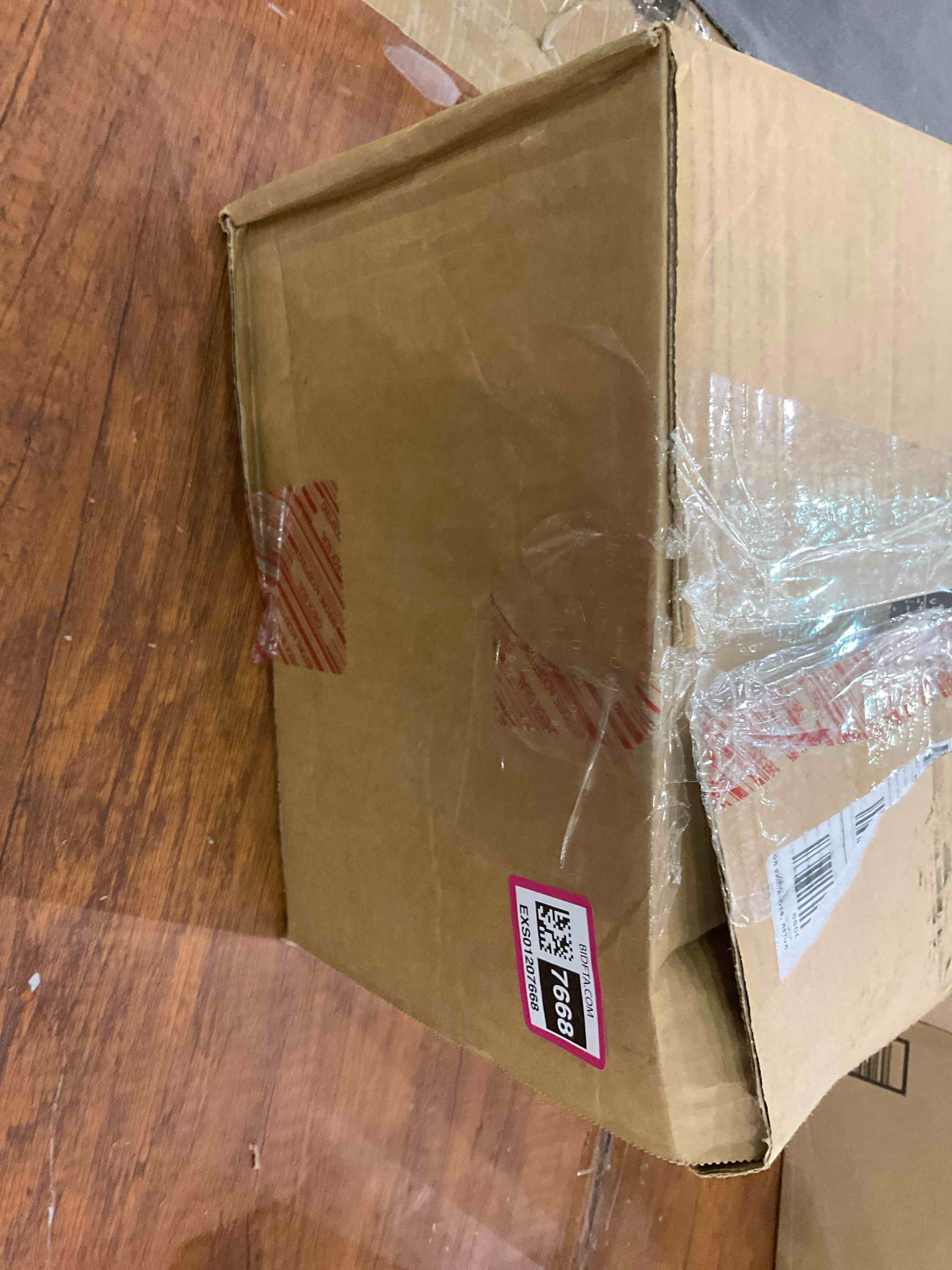 https://s3.amazonaws.com/lotting-images-prod/BargainHunt/EXS01207668_1712750886969.jpeg
