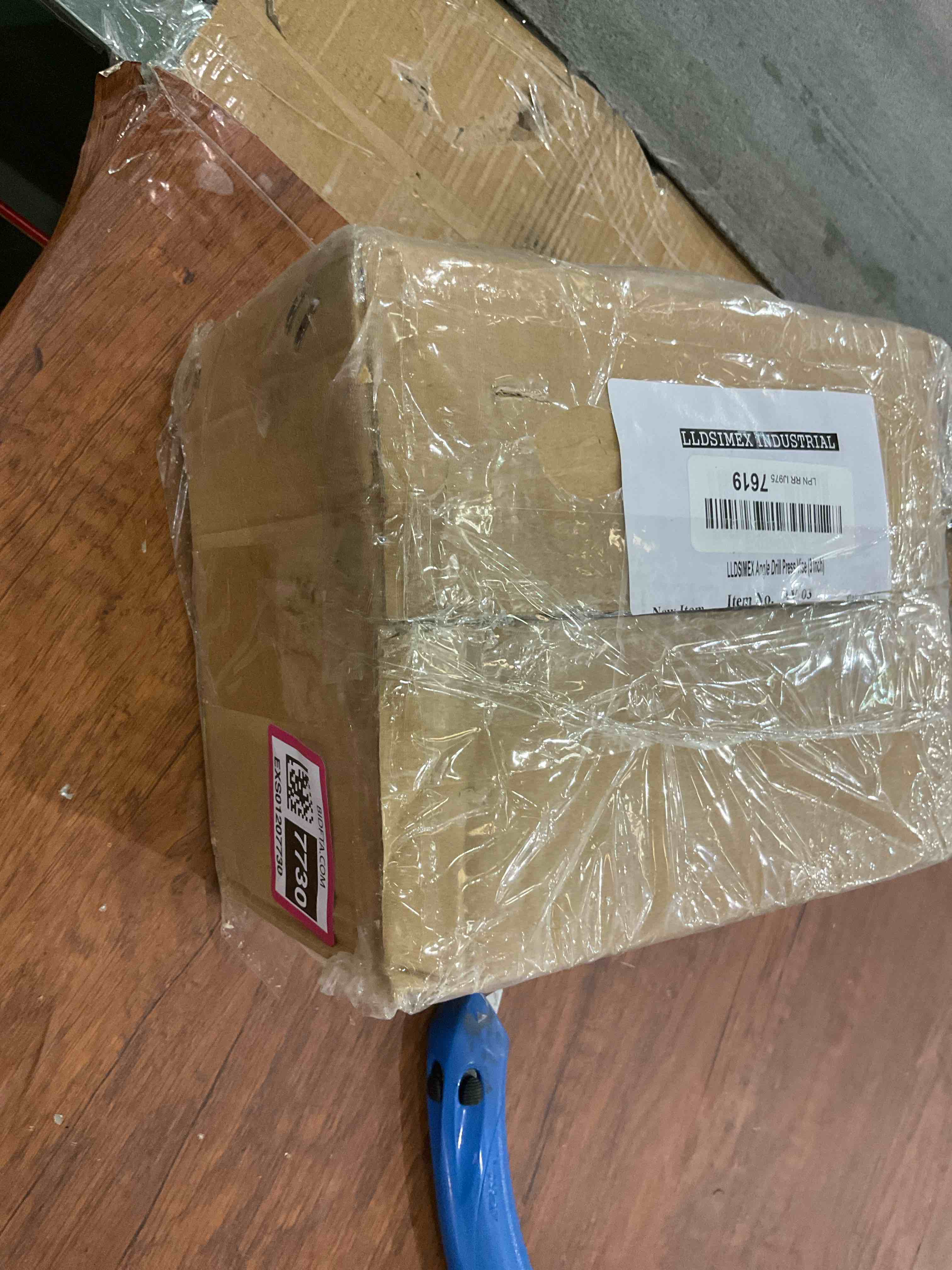 https://s3.amazonaws.com/lotting-images-prod/BargainHunt/EXS01207730_1712763380712.jpeg