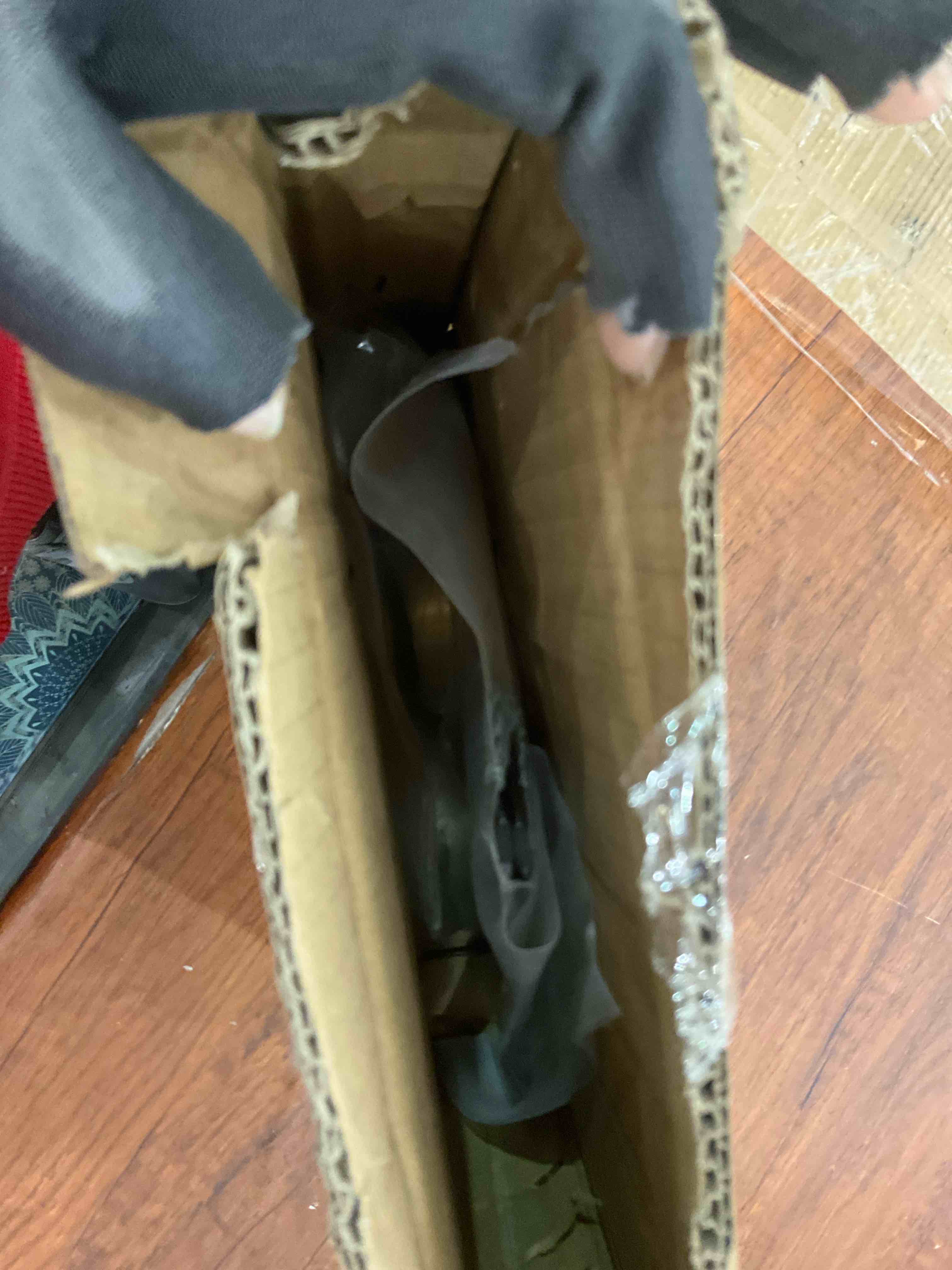 https://s3.amazonaws.com/lotting-images-prod/BargainHunt/EXS01207733_1712763614487.jpeg