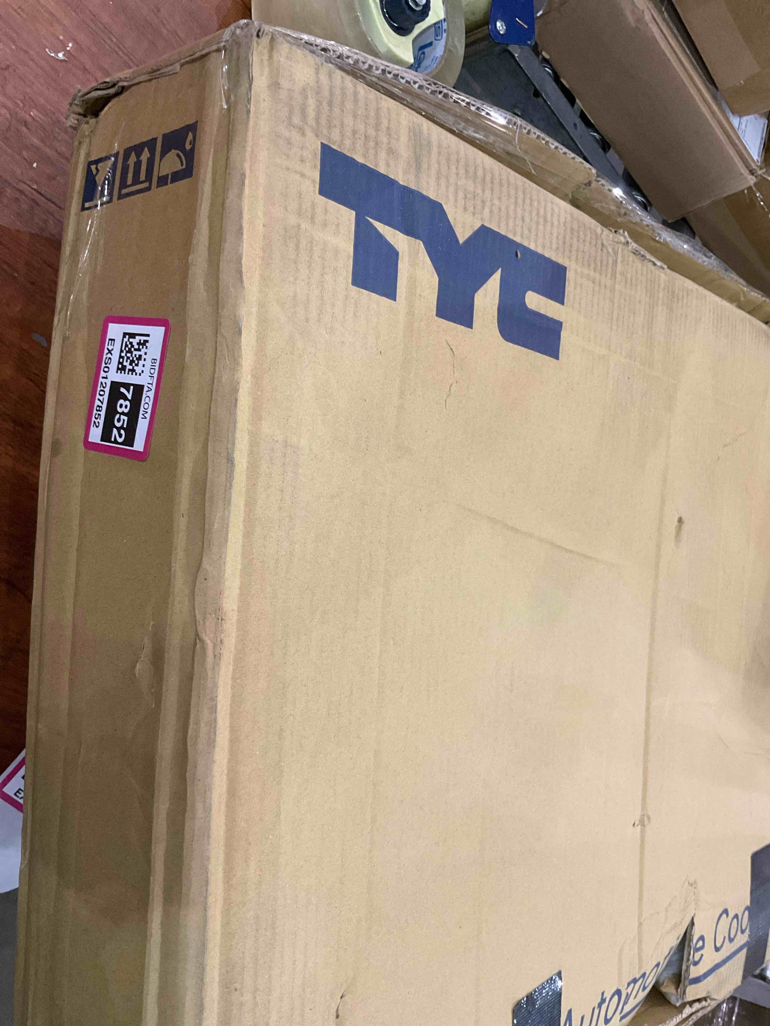 https://s3.amazonaws.com/lotting-images-prod/BargainHunt/EXS01207852_1712850022825.jpeg