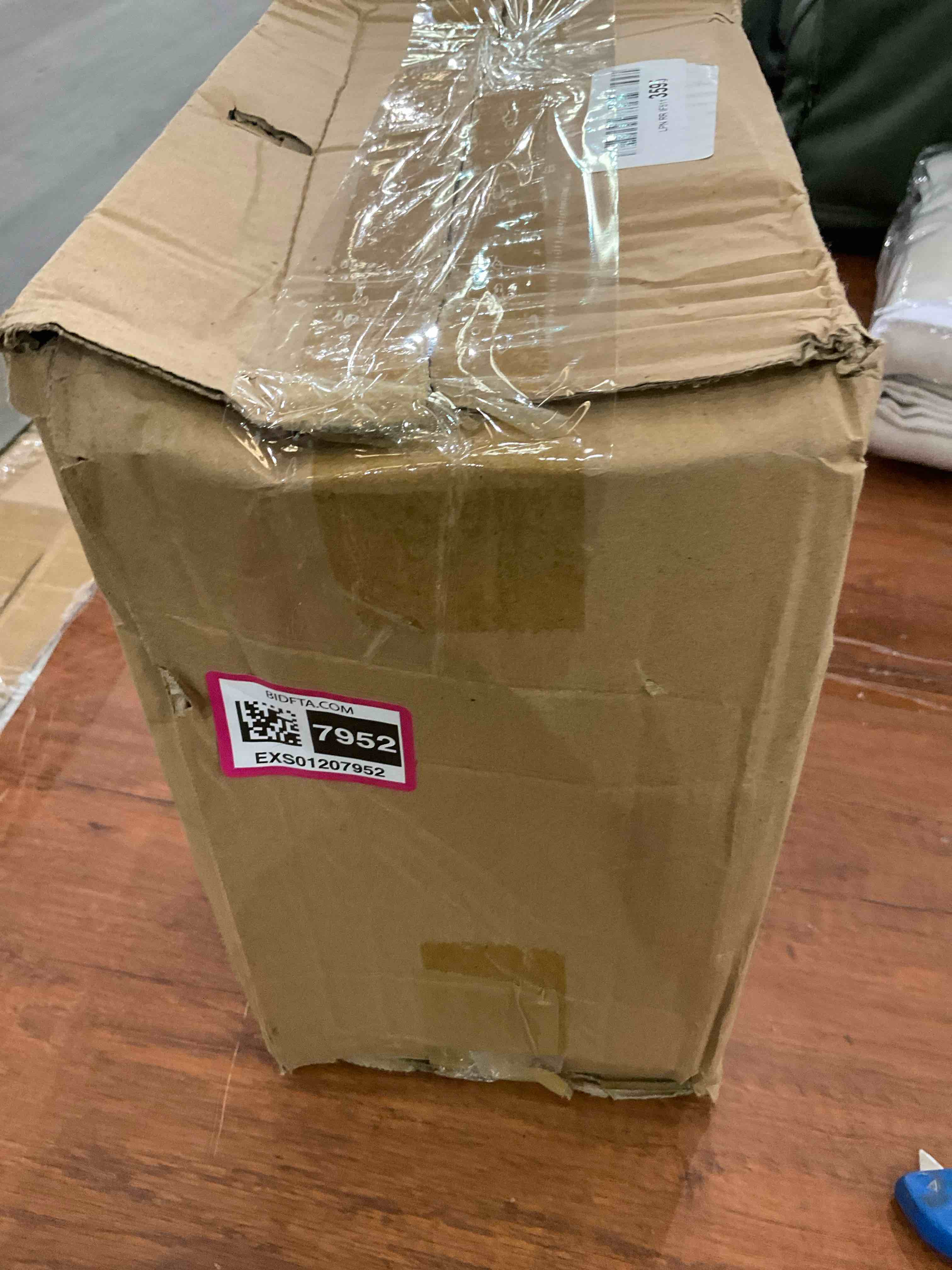 https://s3.amazonaws.com/lotting-images-prod/BargainHunt/EXS01207952_1712929866587.jpeg