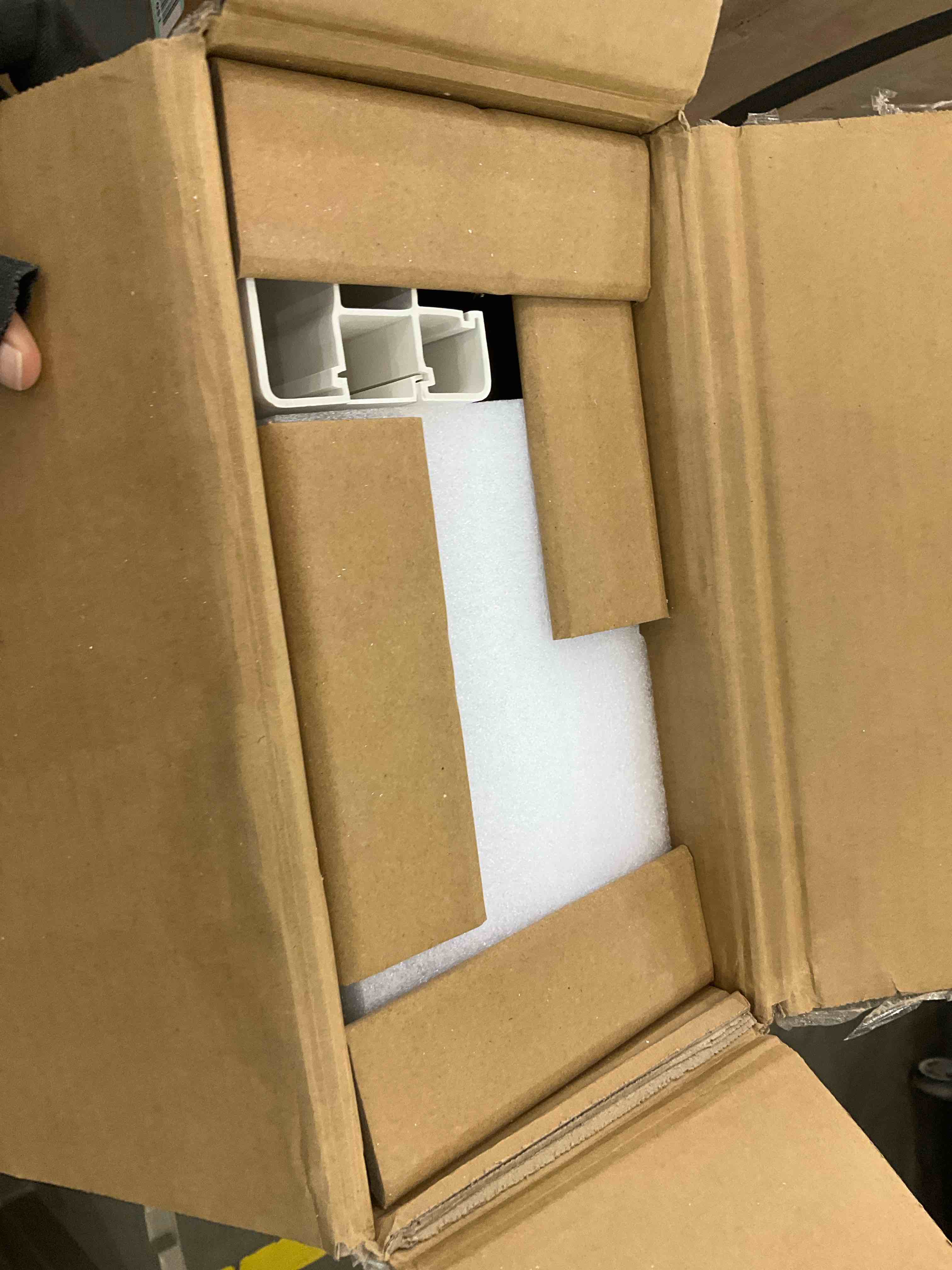 https://s3.amazonaws.com/lotting-images-prod/BargainHunt/EXS01207985_1712934403536.jpeg