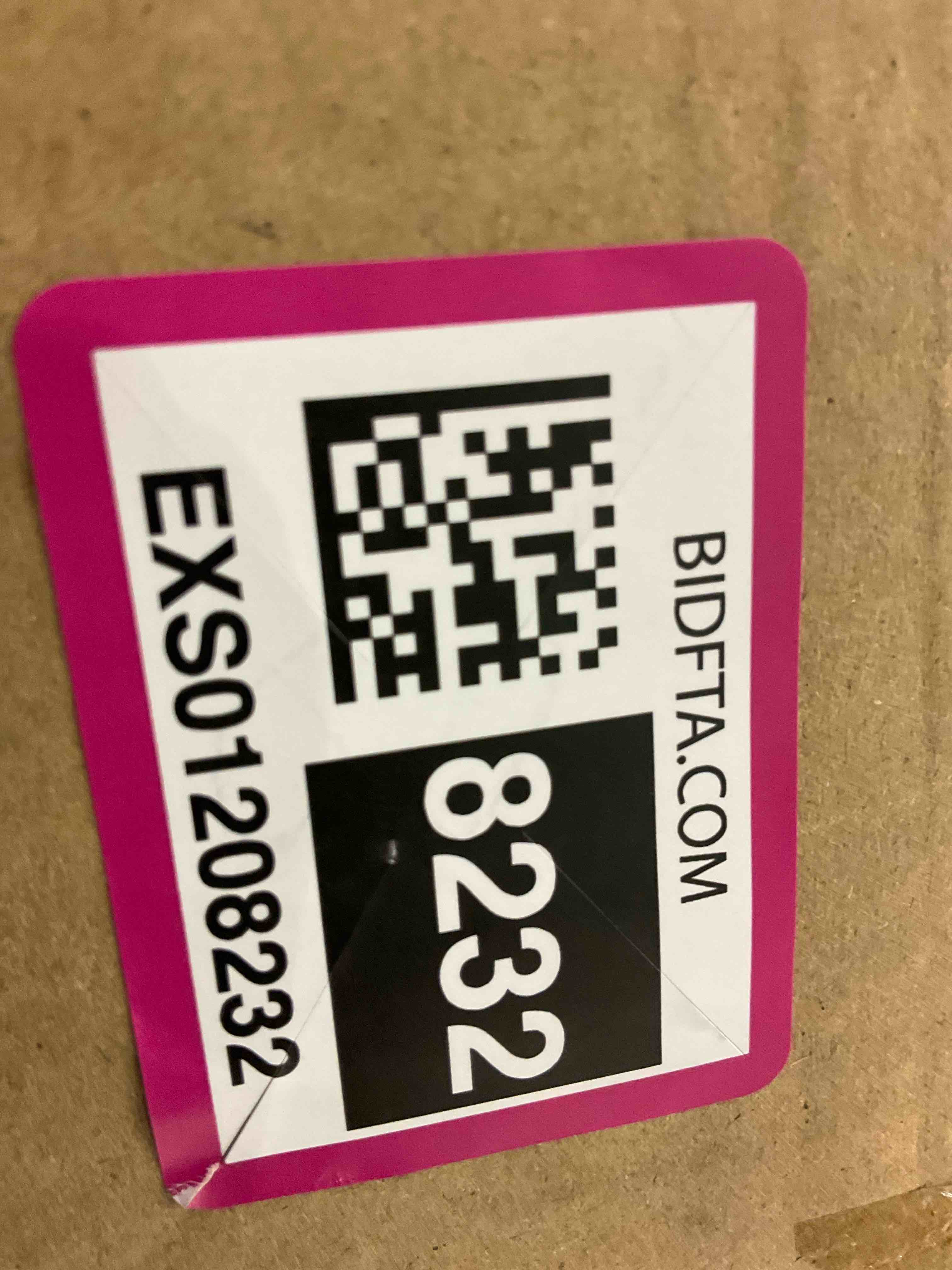 https://s3.amazonaws.com/lotting-images-prod/BargainHunt/EXS01208232_1715255599385.jpeg