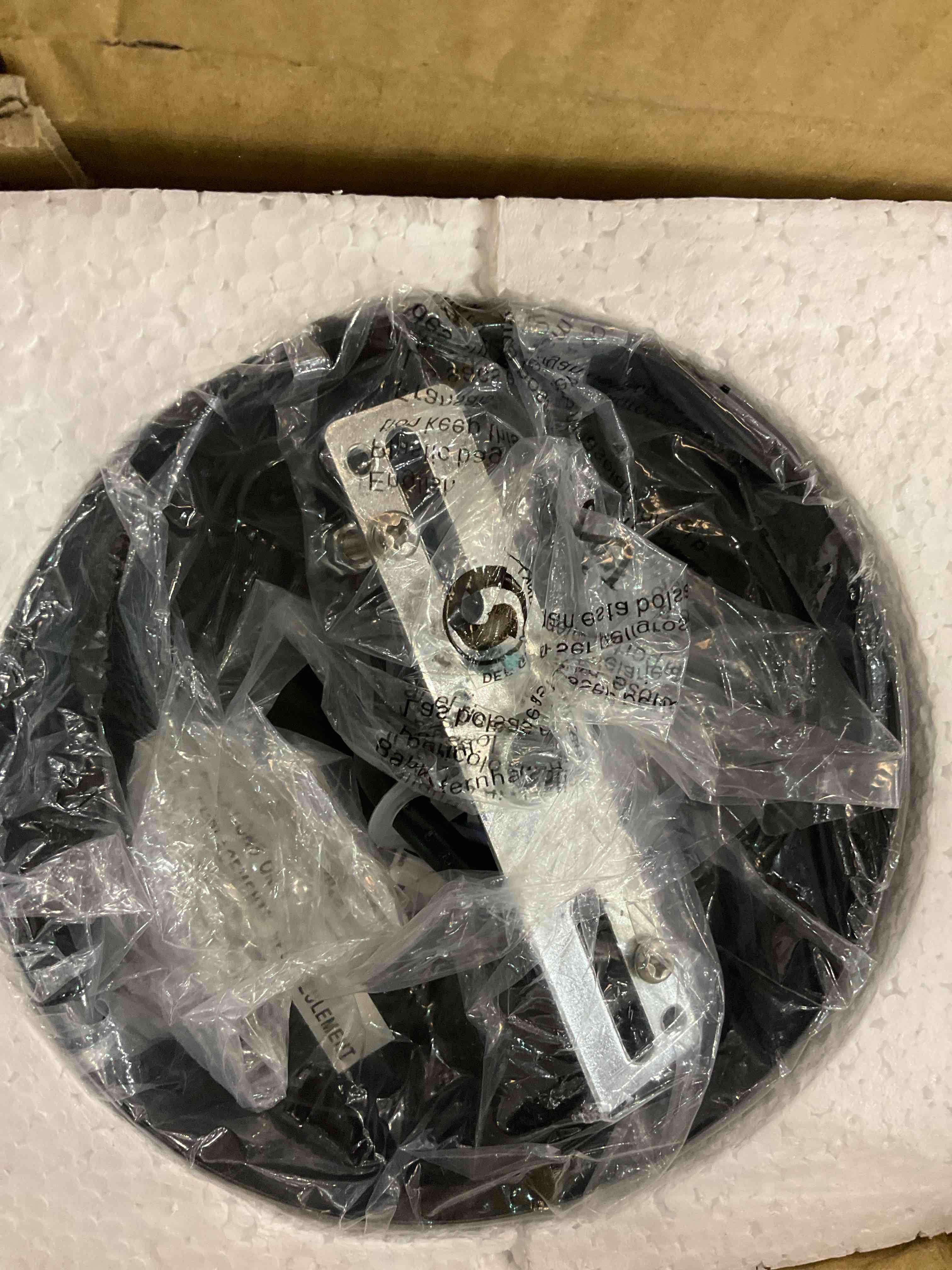 https://s3.amazonaws.com/lotting-images-prod/BargainHunt/EXS01208267_1715264328785.jpeg