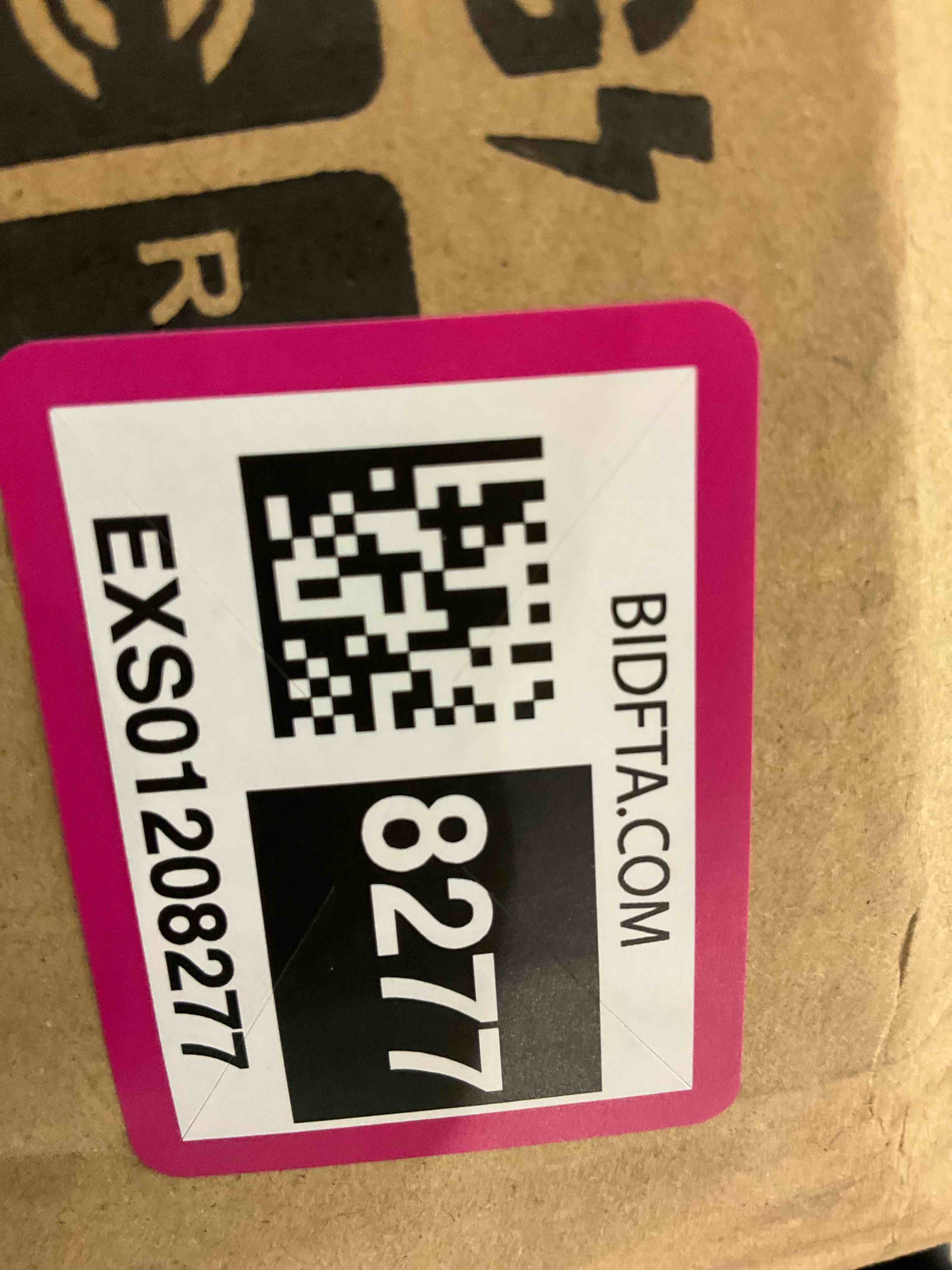 https://s3.amazonaws.com/lotting-images-prod/BargainHunt/EXS01208277_1715266374470.jpeg
