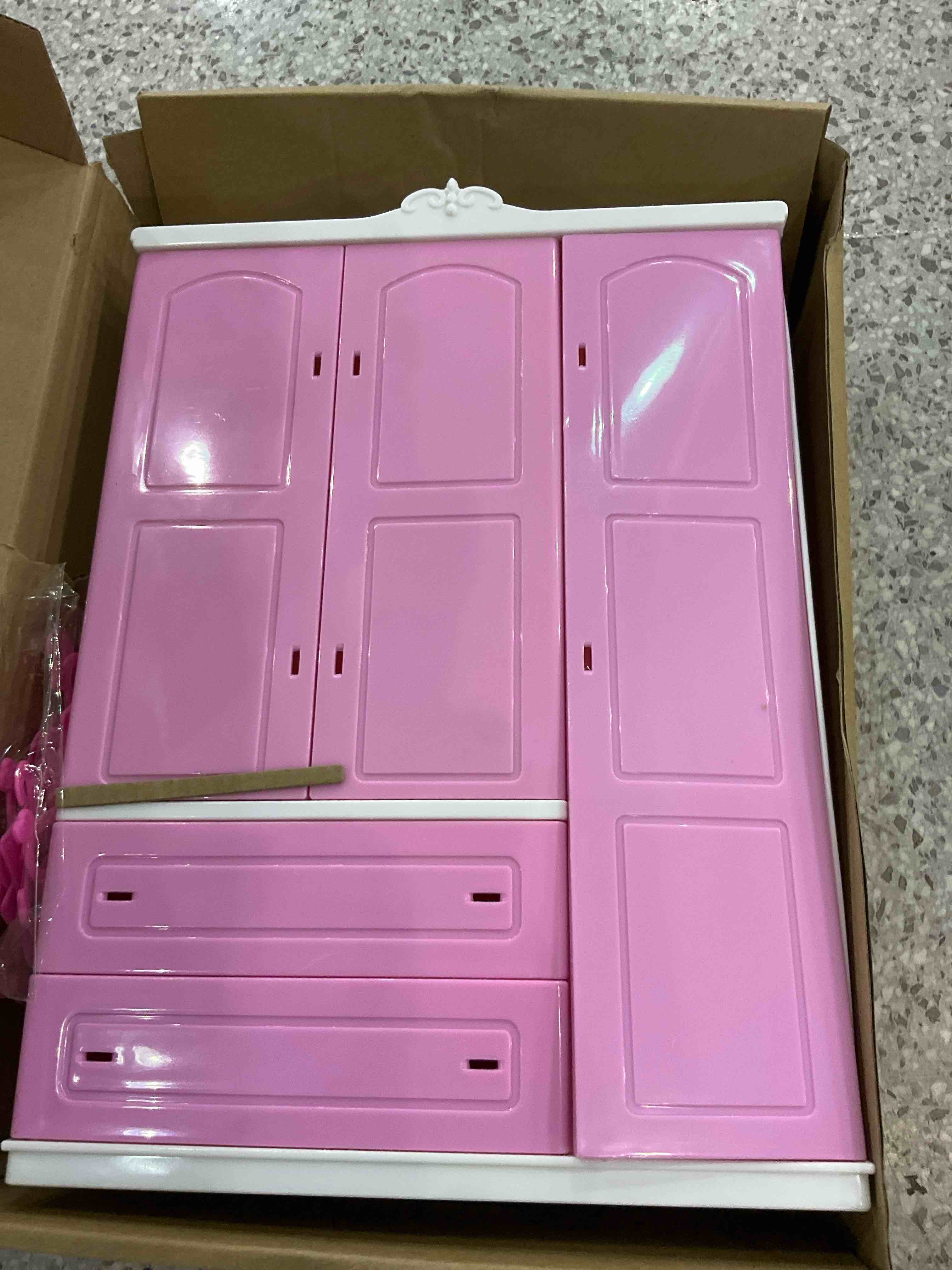 https://s3.amazonaws.com/lotting-images-prod/BargainHunt/EXS01208351_1715340446941.jpeg