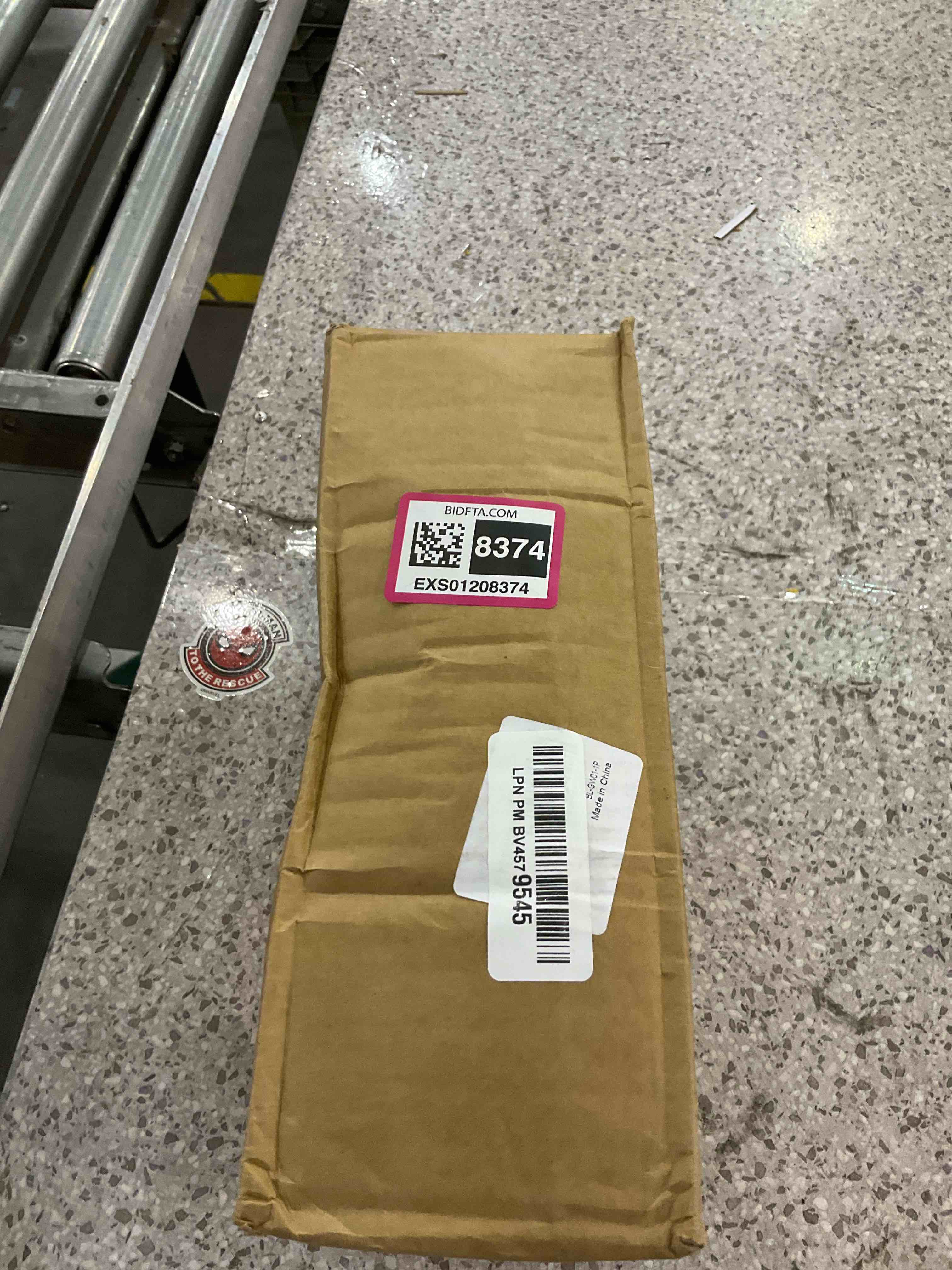 https://s3.amazonaws.com/lotting-images-prod/BargainHunt/EXS01208374_1715343401106.jpeg