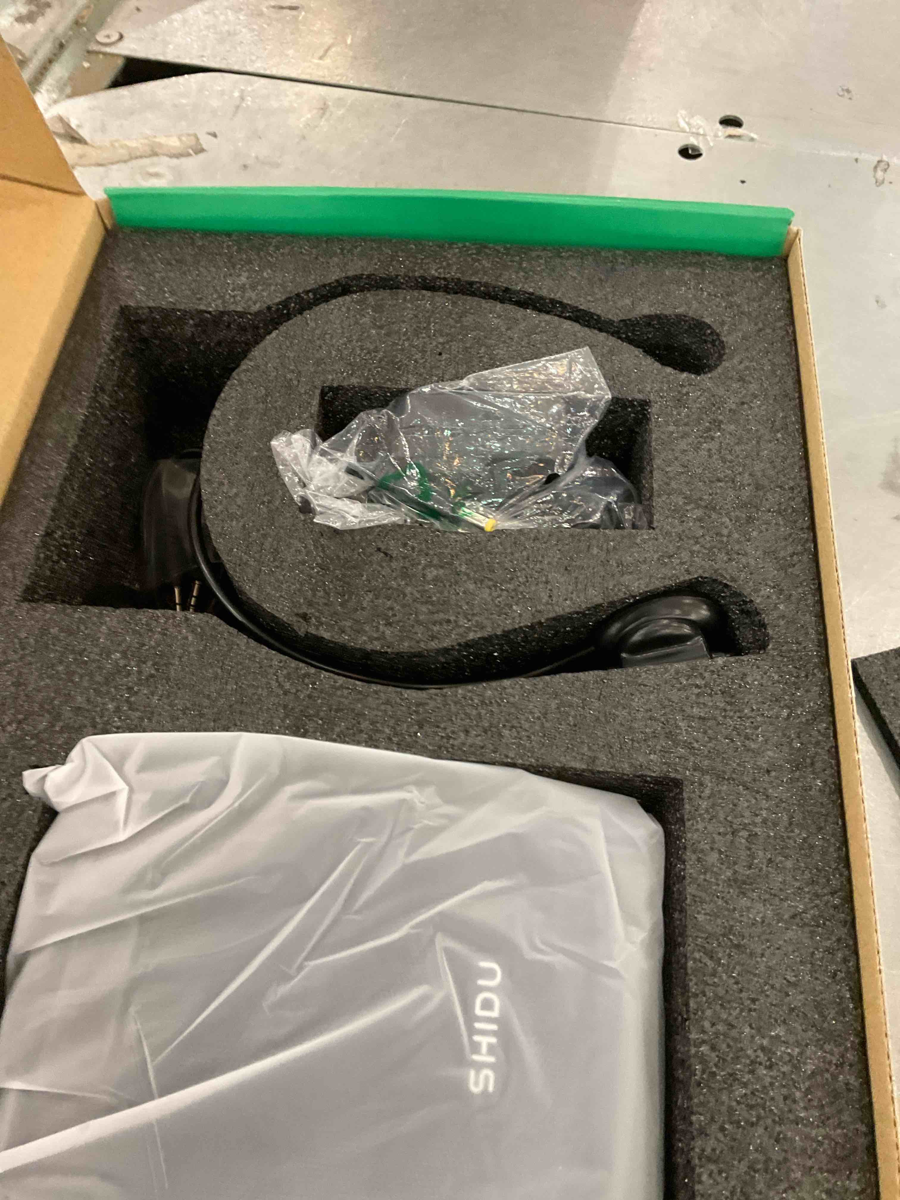 https://s3.amazonaws.com/lotting-images-prod/BargainHunt/EXS01208759_1713291802525.jpeg