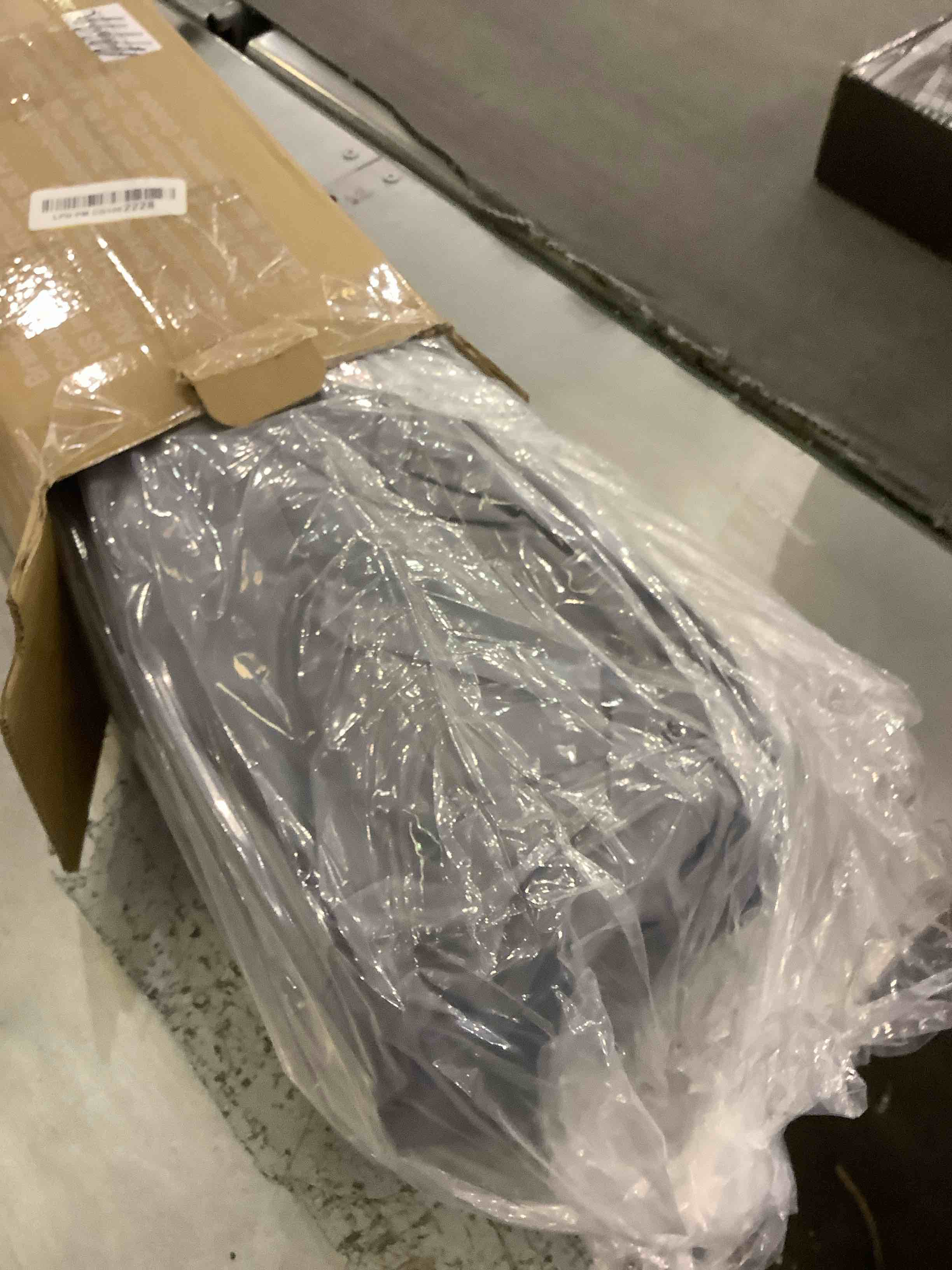 https://s3.amazonaws.com/lotting-images-prod/BargainHunt/EXS01208778_1713529943845.jpeg