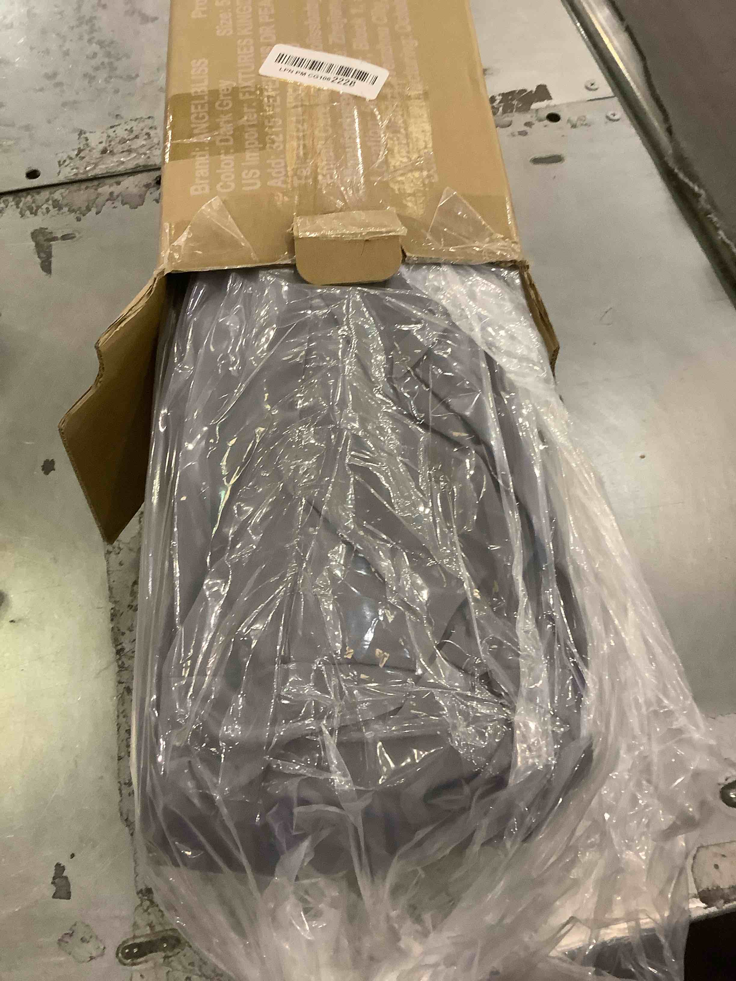 https://s3.amazonaws.com/lotting-images-prod/BargainHunt/EXS01208778_1713529945753.jpeg