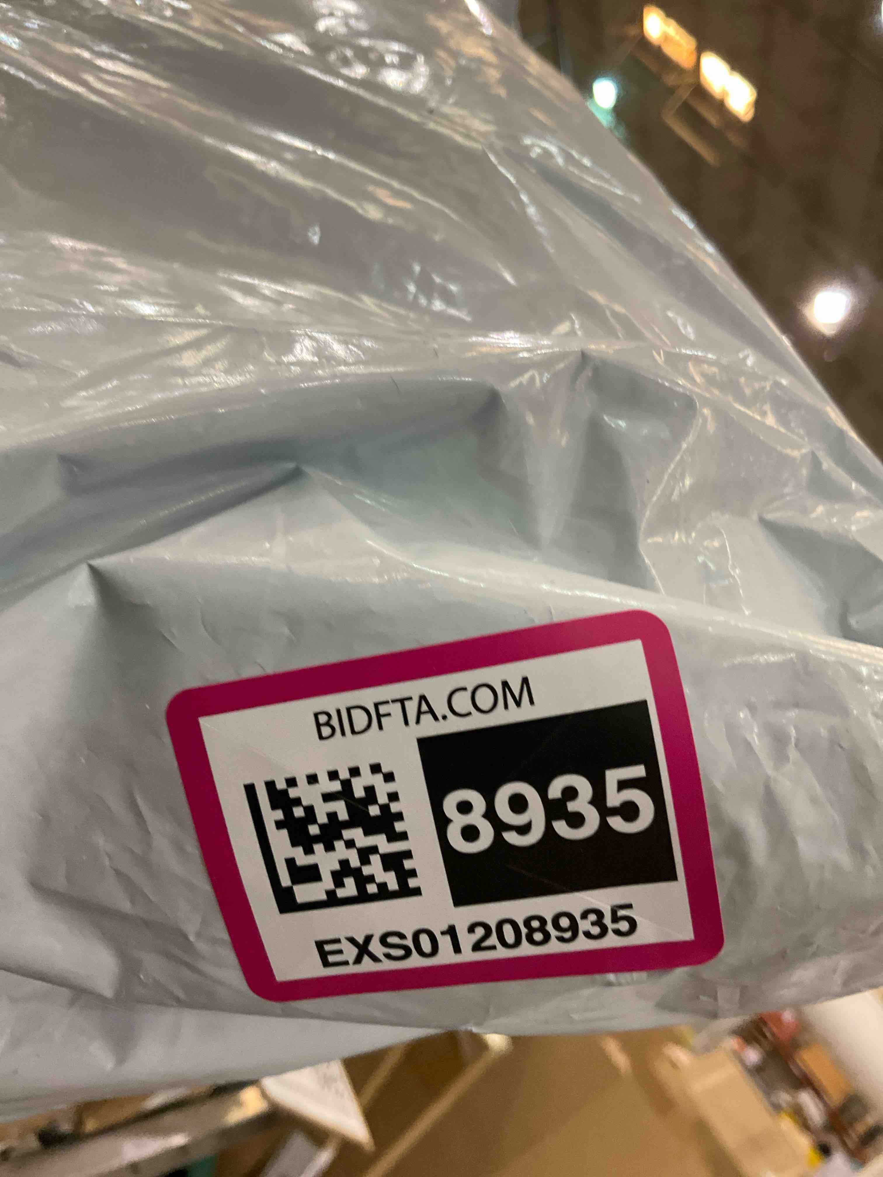 https://s3.amazonaws.com/lotting-images-prod/BargainHunt/EXS01208935_1713460549339.jpeg