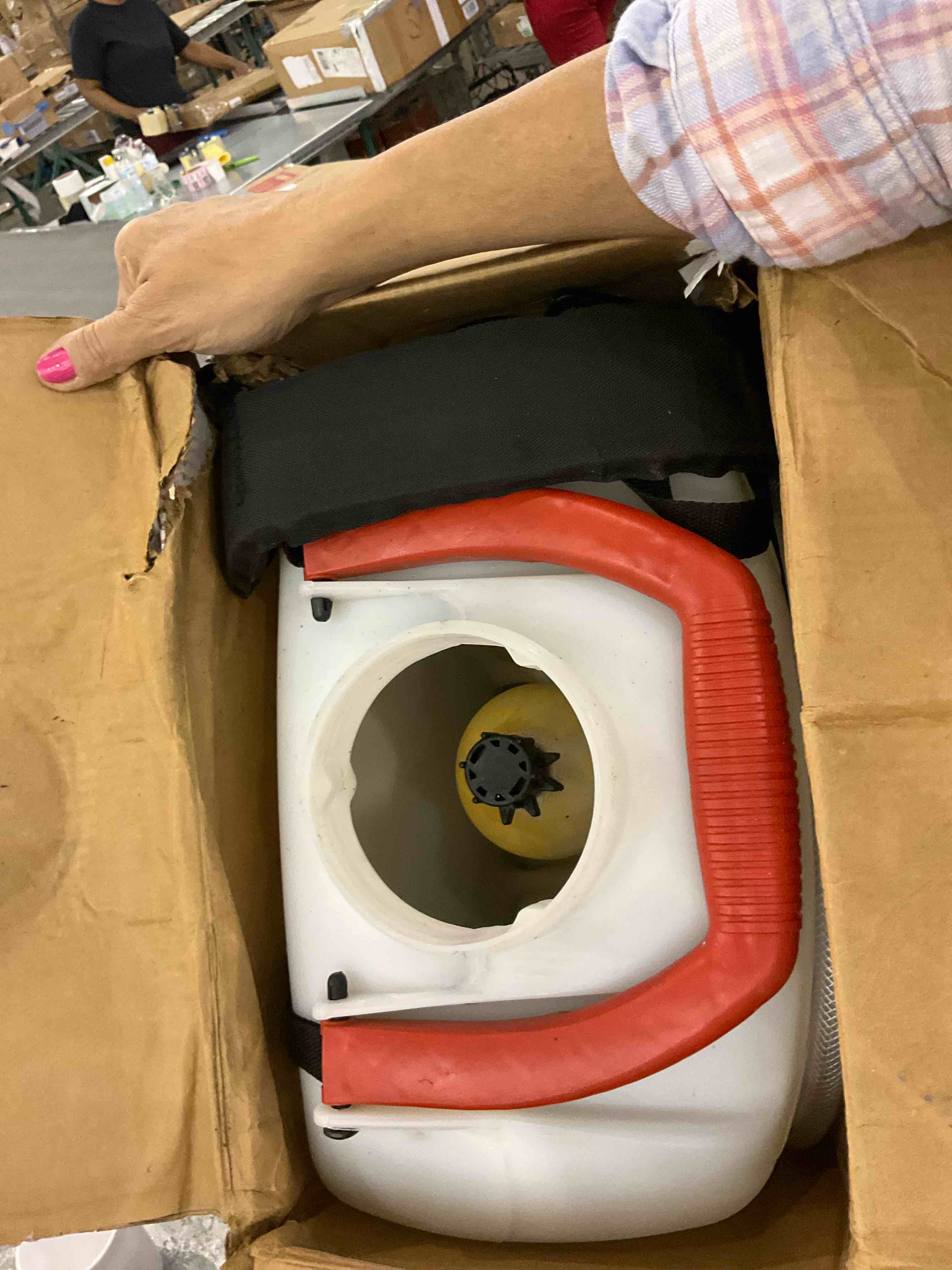 https://s3.amazonaws.com/lotting-images-prod/BargainHunt/EXS01209112_1712844893045.jpeg