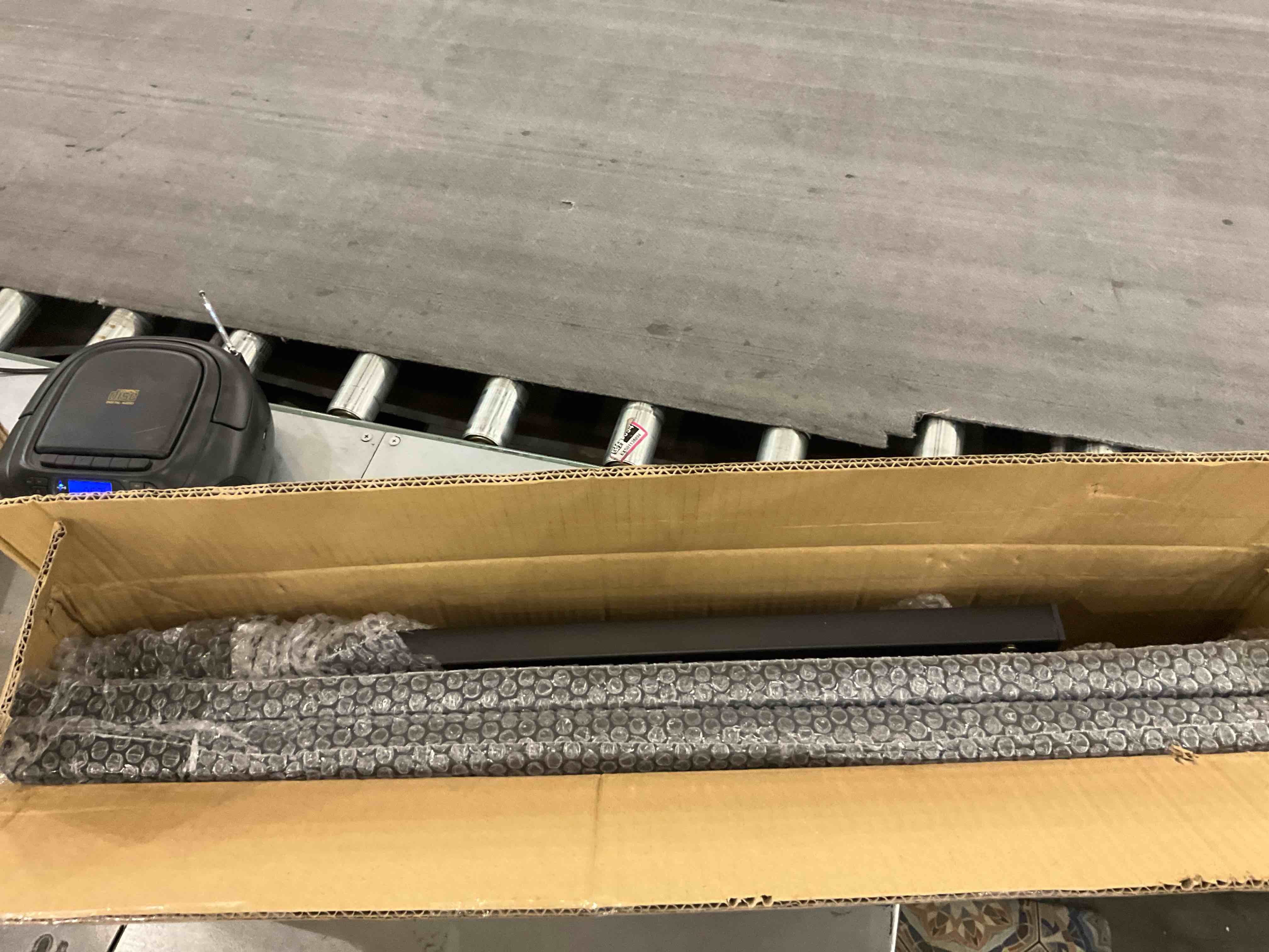 https://s3.amazonaws.com/lotting-images-prod/BargainHunt/EXS01209162_1712857978392.jpeg