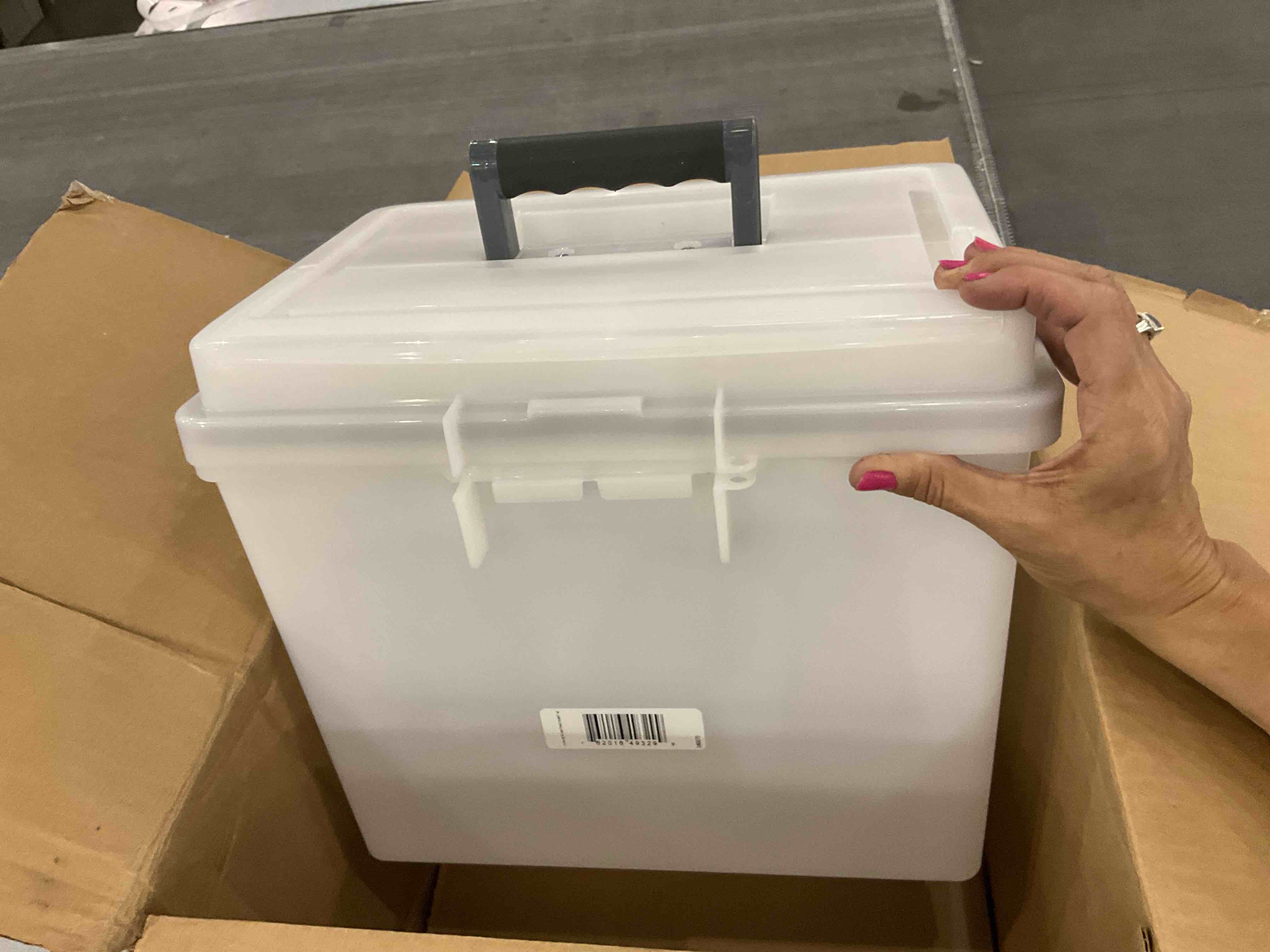 https://s3.amazonaws.com/lotting-images-prod/BargainHunt/EXS01209163_1712858083310.jpeg