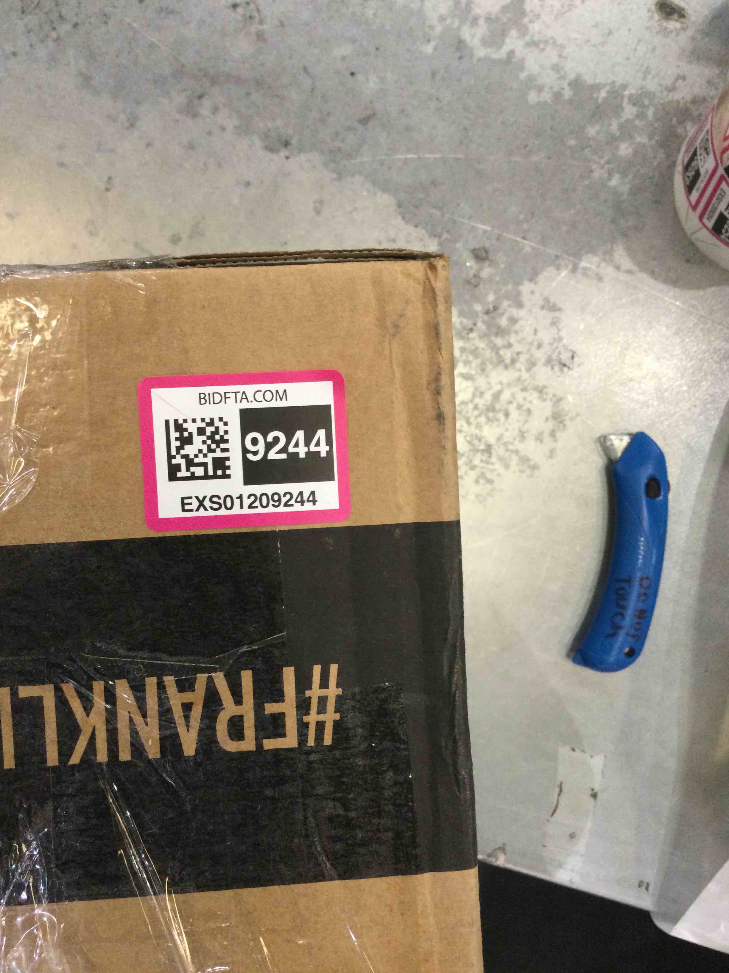 https://s3.amazonaws.com/lotting-images-prod/BargainHunt/EXS01209244_1715101408627.jpeg