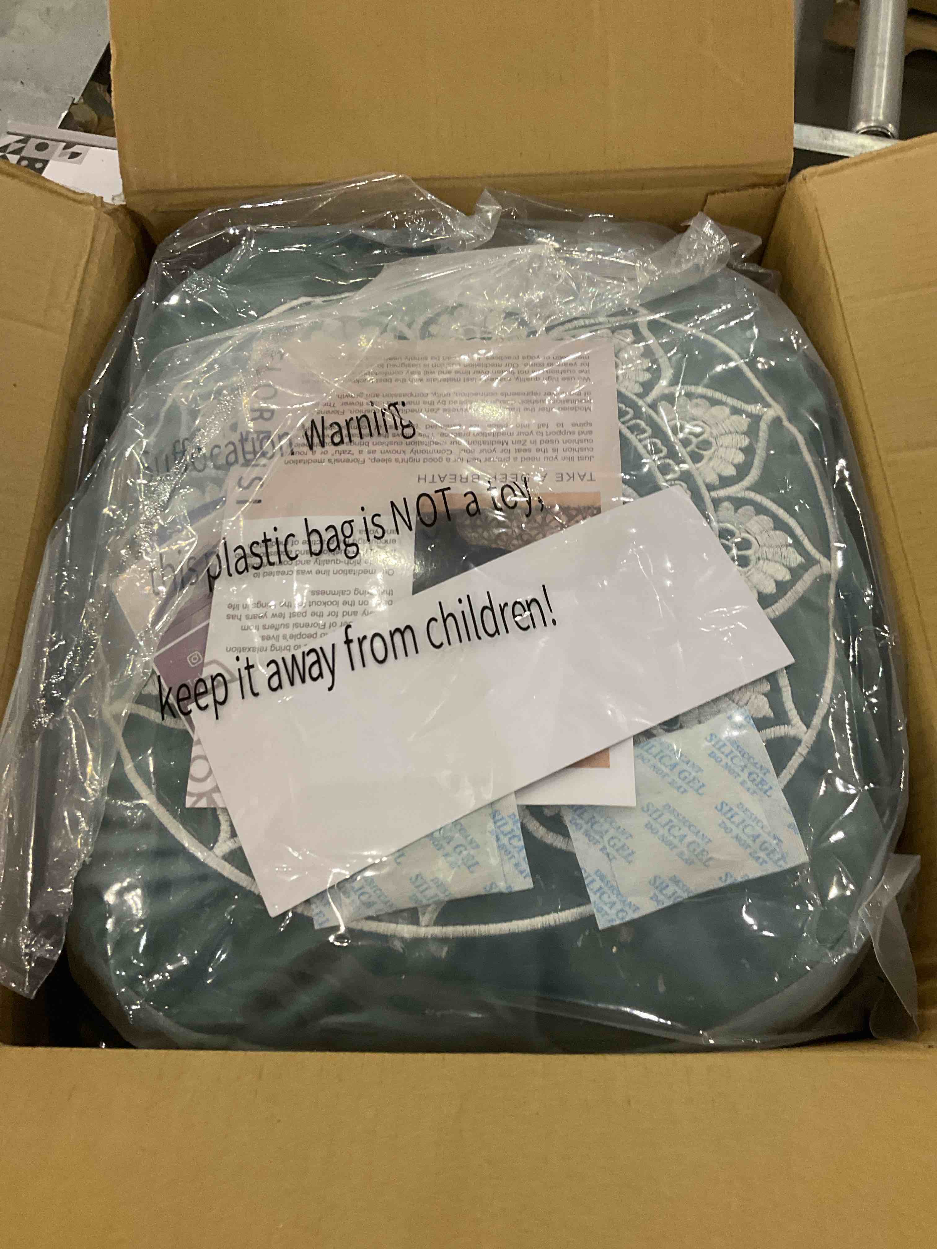 https://s3.amazonaws.com/lotting-images-prod/BargainHunt/EXS01209334_1715859999009.jpeg