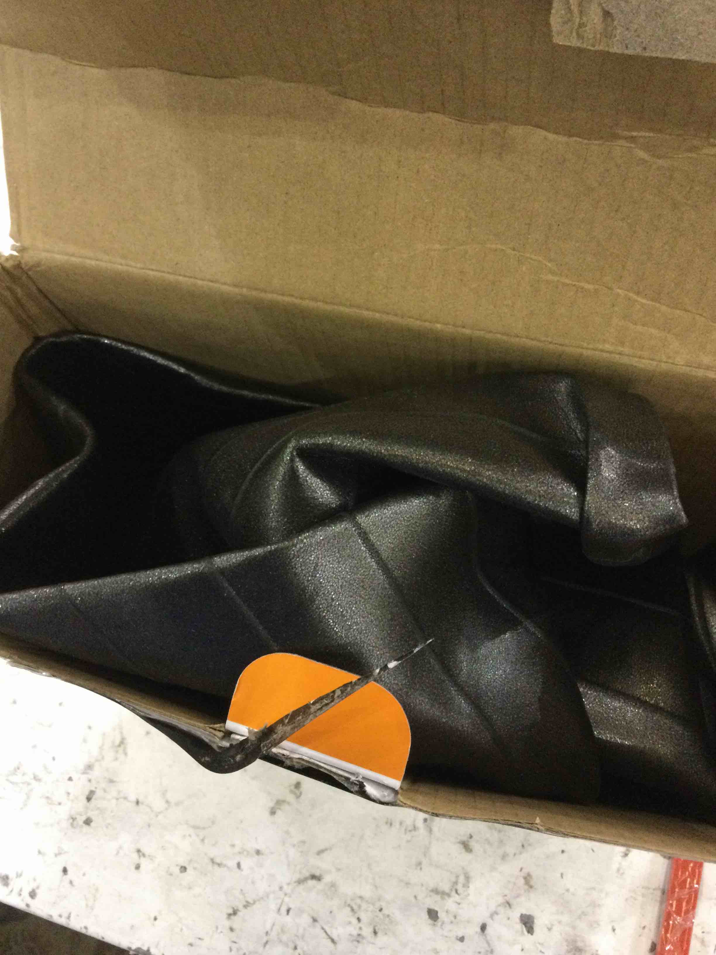 https://s3.amazonaws.com/lotting-images-prod/BargainHunt/EXS01209697_1712854802420.jpeg