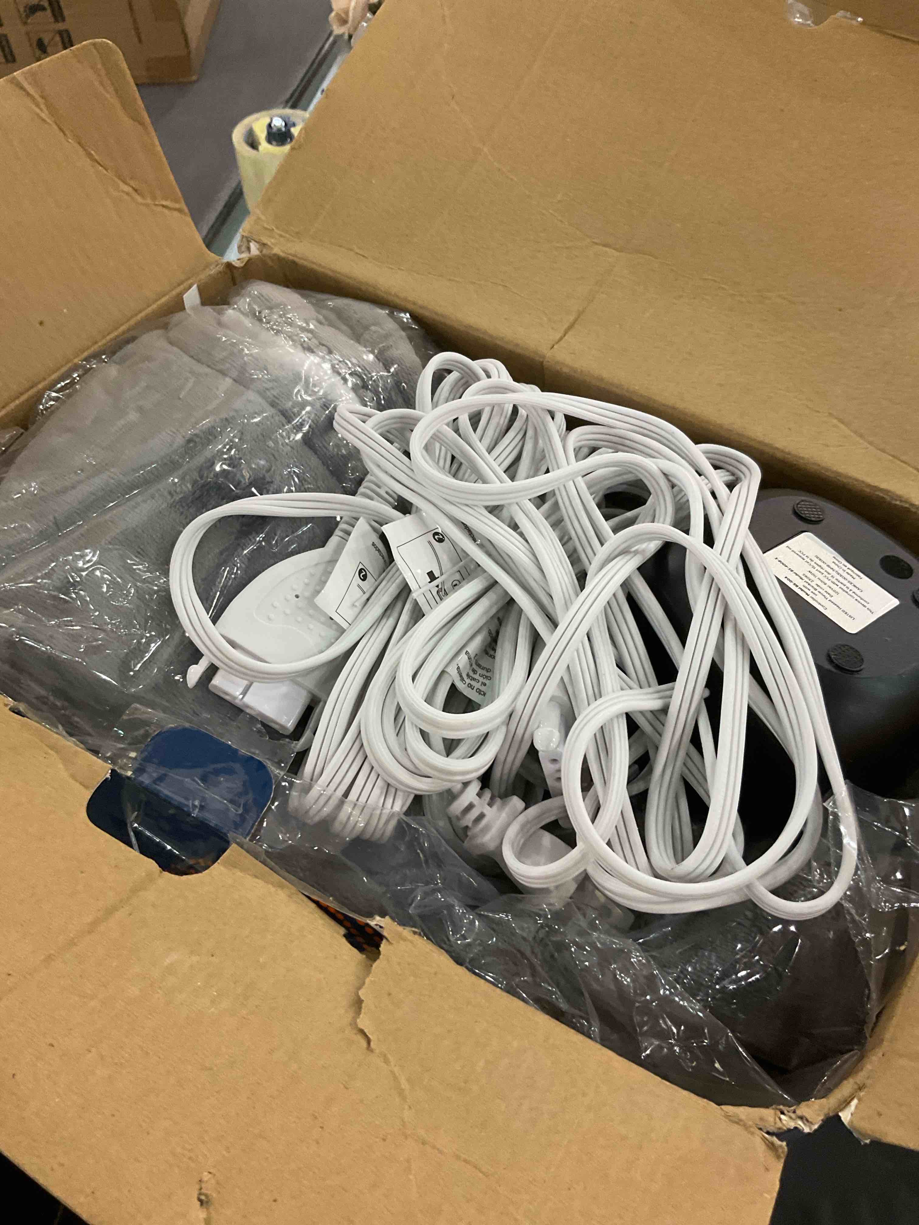 https://s3.amazonaws.com/lotting-images-prod/BargainHunt/EXS01210181_1712758710372.jpeg