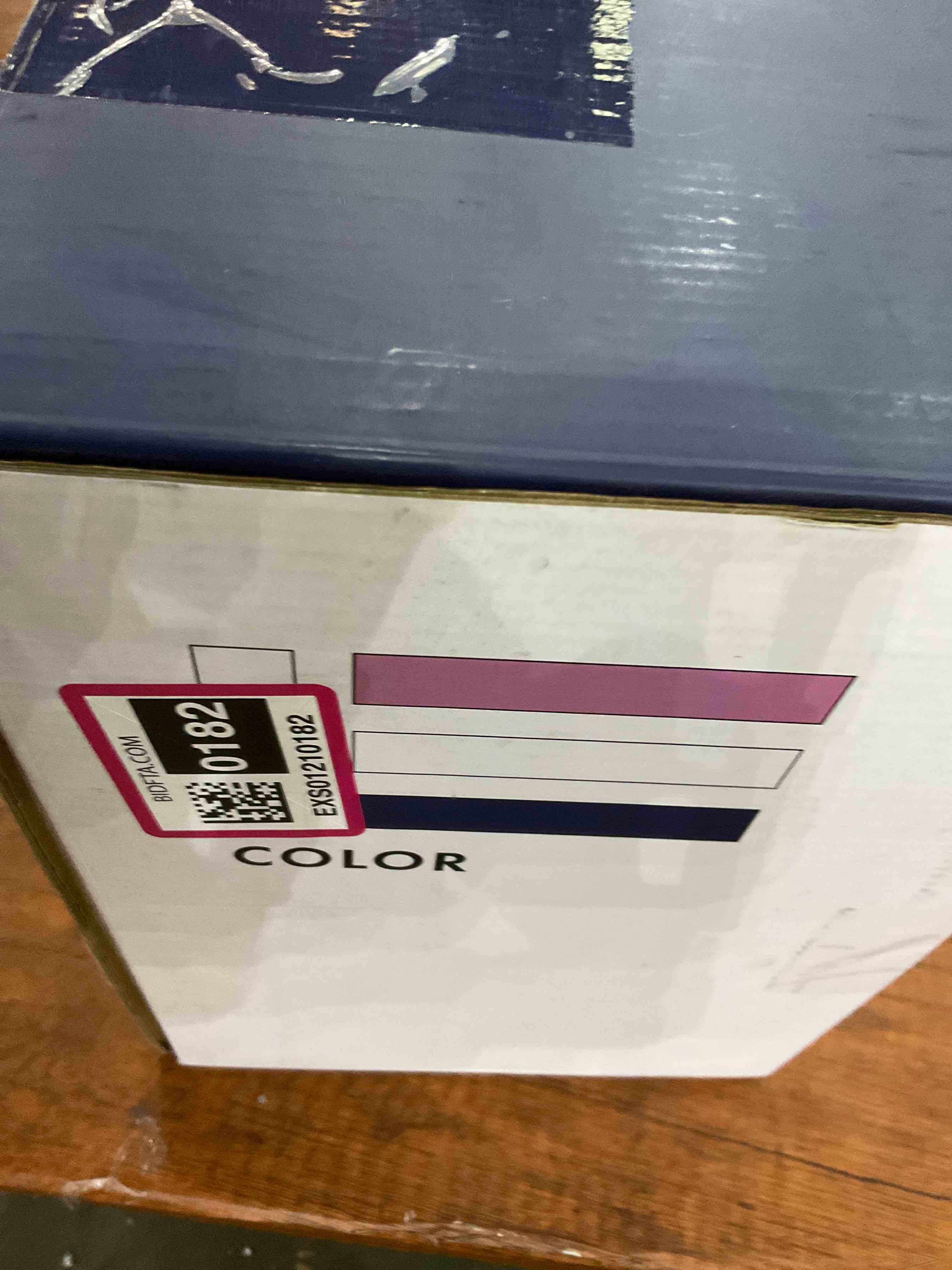 https://s3.amazonaws.com/lotting-images-prod/BargainHunt/EXS01210182_1712770057393.jpeg