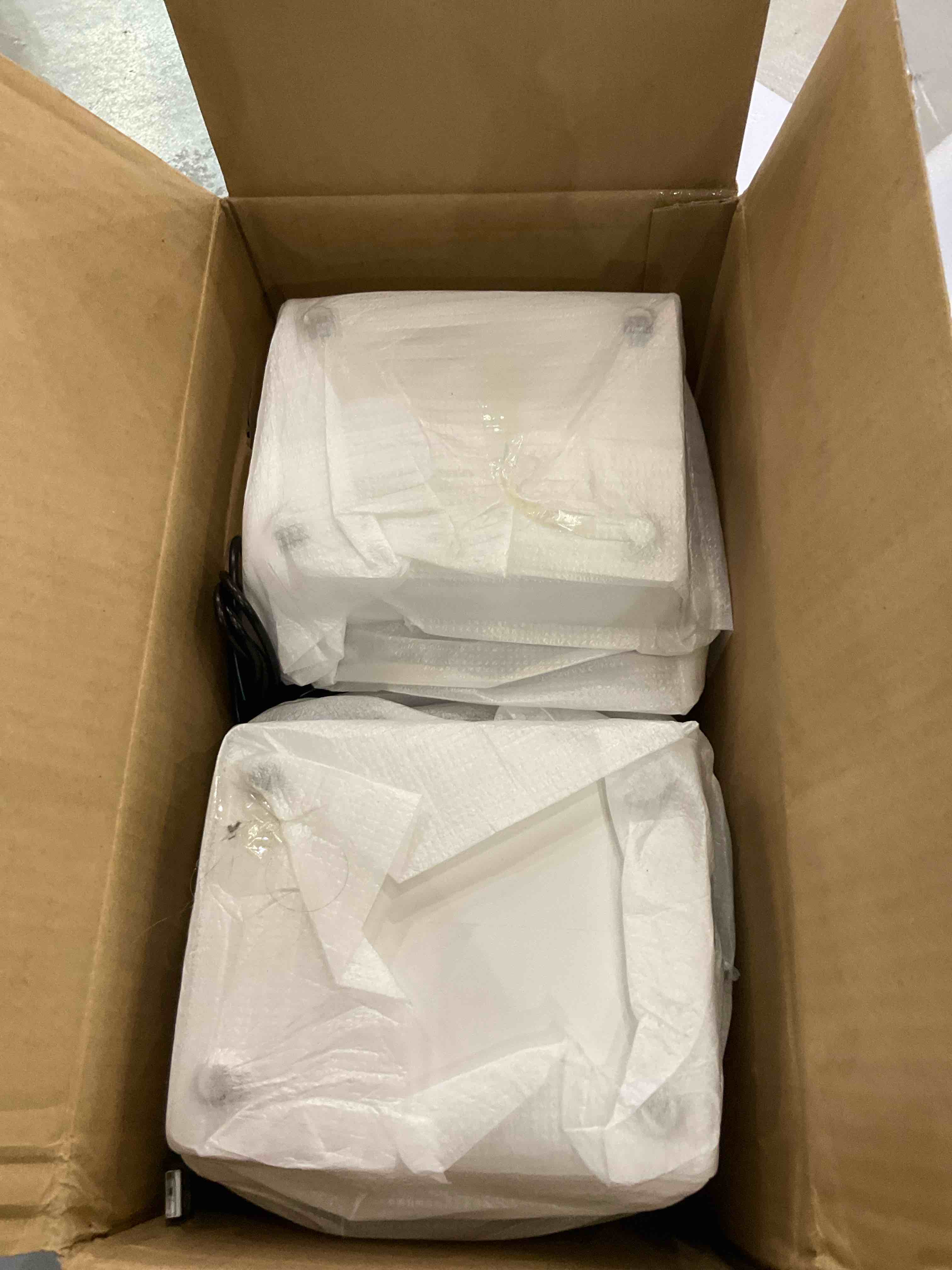 https://s3.amazonaws.com/lotting-images-prod/BargainHunt/EXS01210198_1711548679291.jpeg