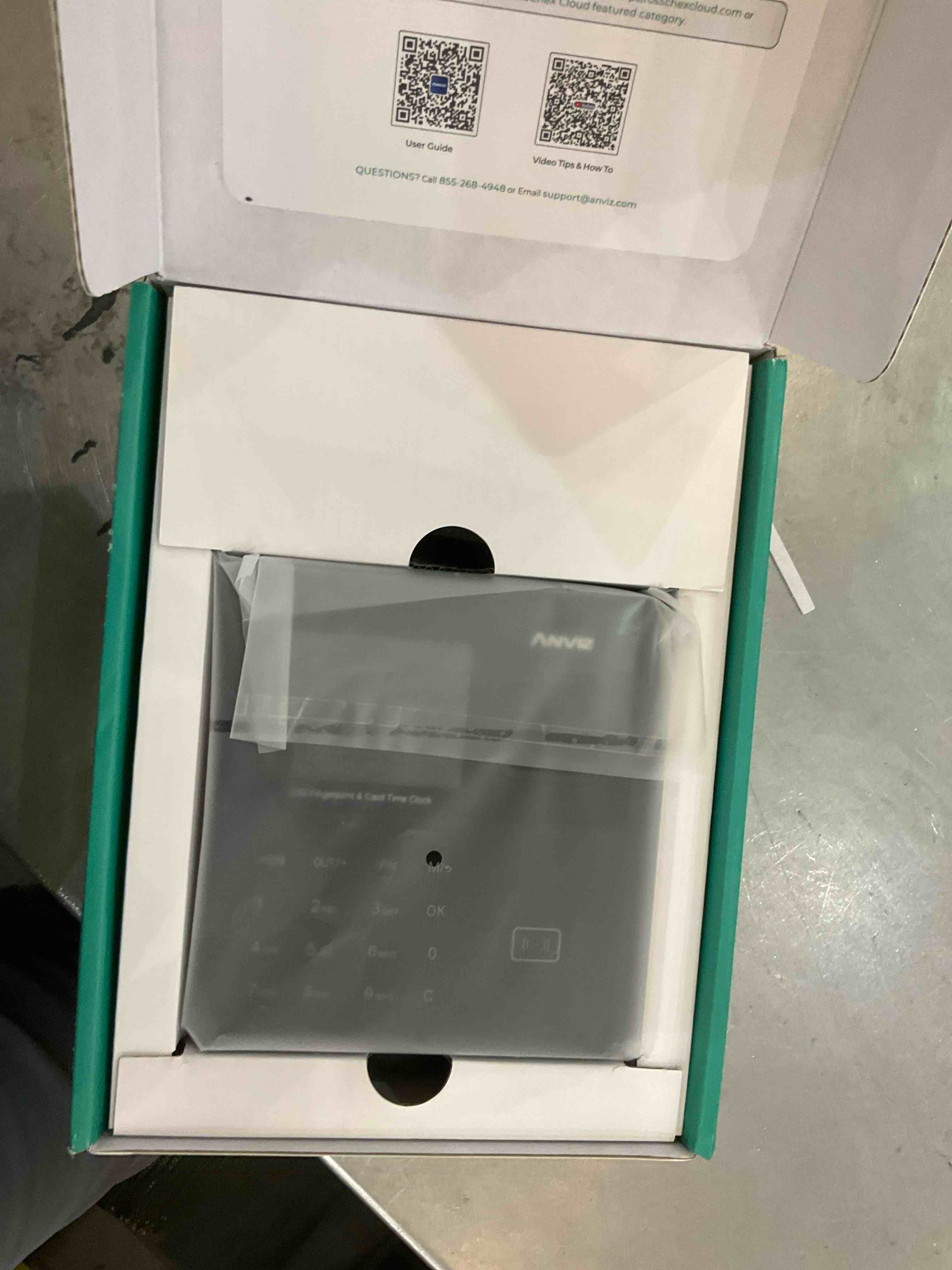 https://s3.amazonaws.com/lotting-images-prod/BargainHunt/EXS01210336_1711553549907.jpeg
