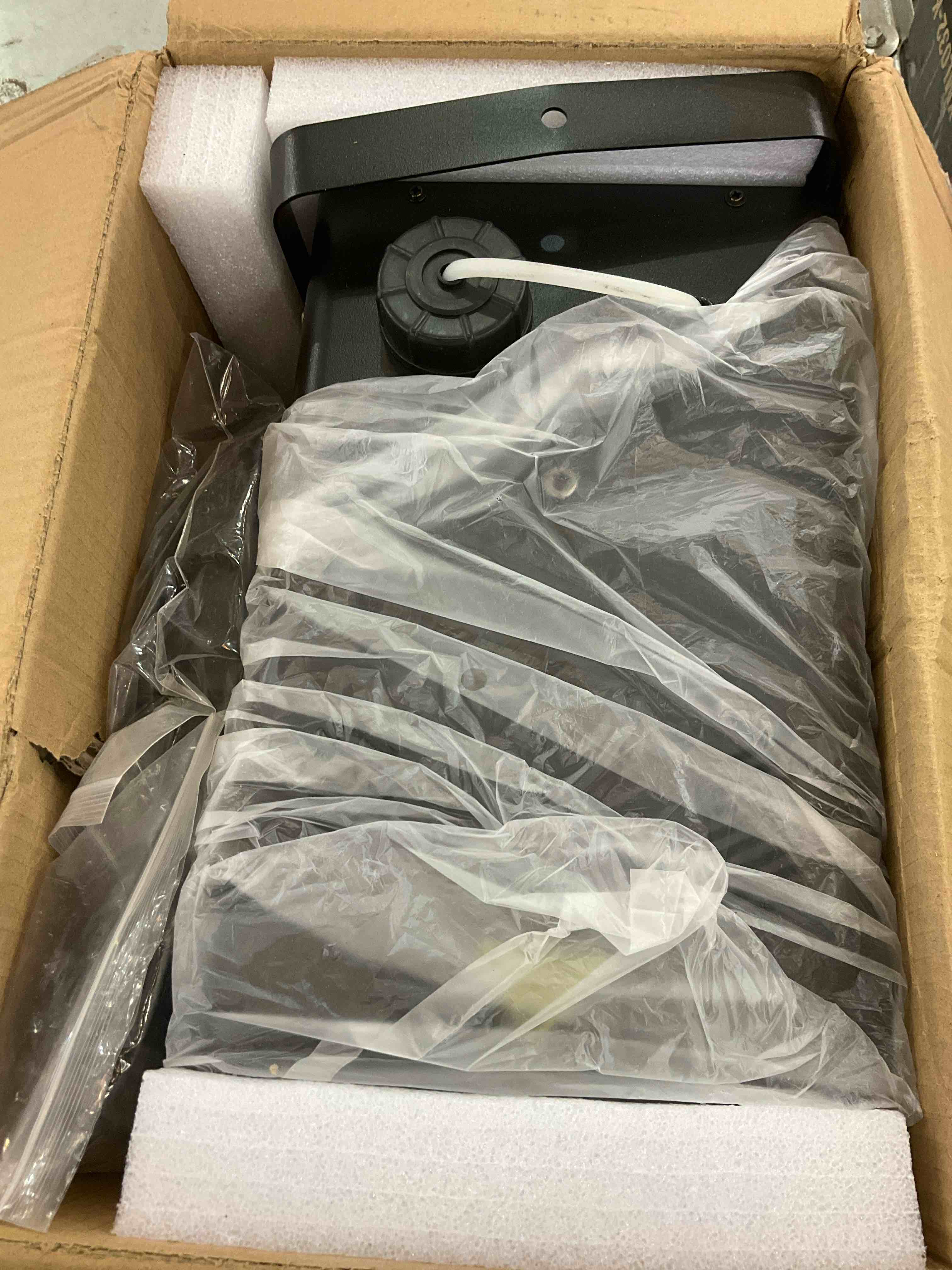 https://s3.amazonaws.com/lotting-images-prod/BargainHunt/EXS01210479_1711738236563.jpeg