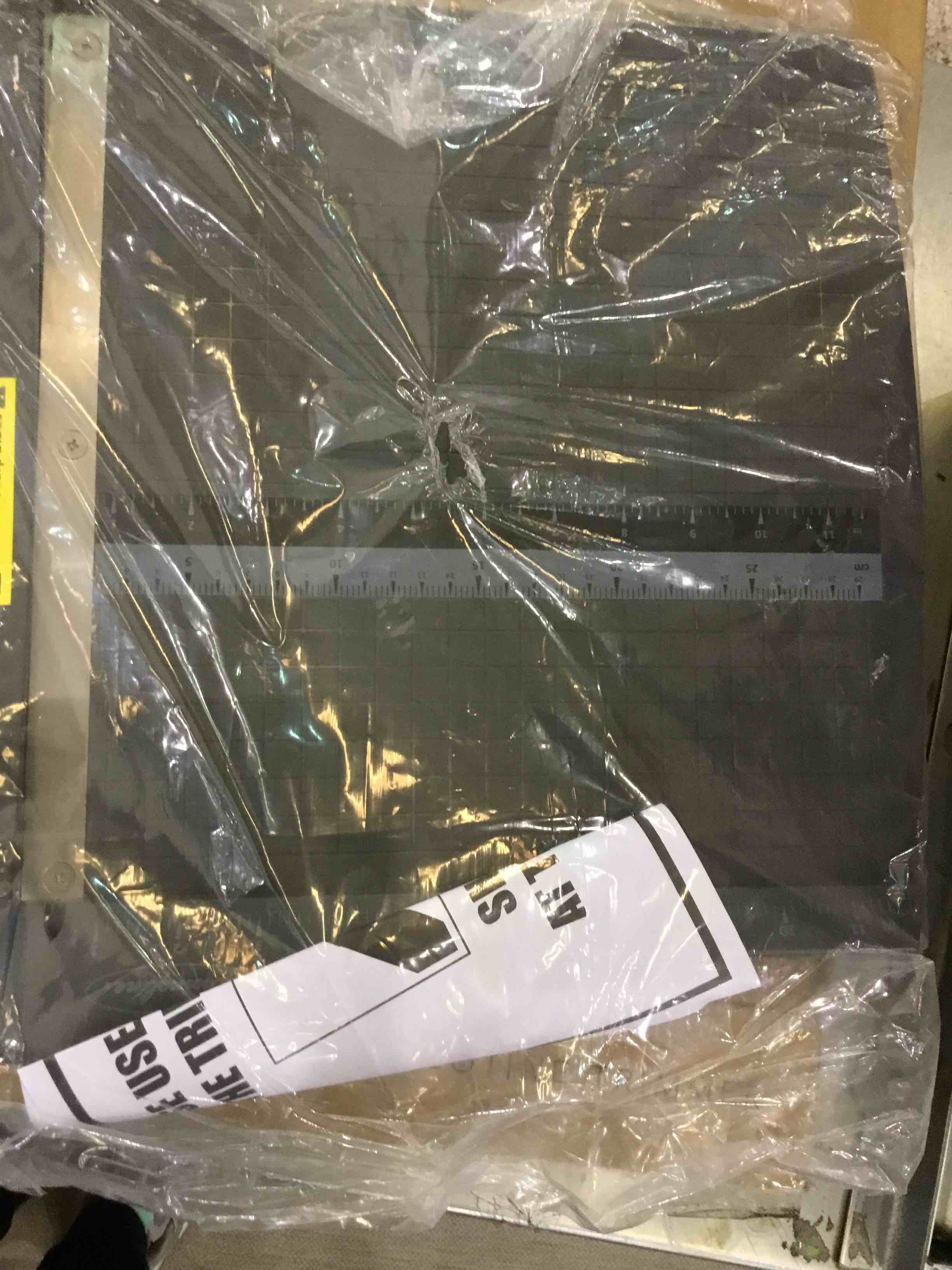 https://s3.amazonaws.com/lotting-images-prod/BargainHunt/EXS01210795_1713799091401.jpeg