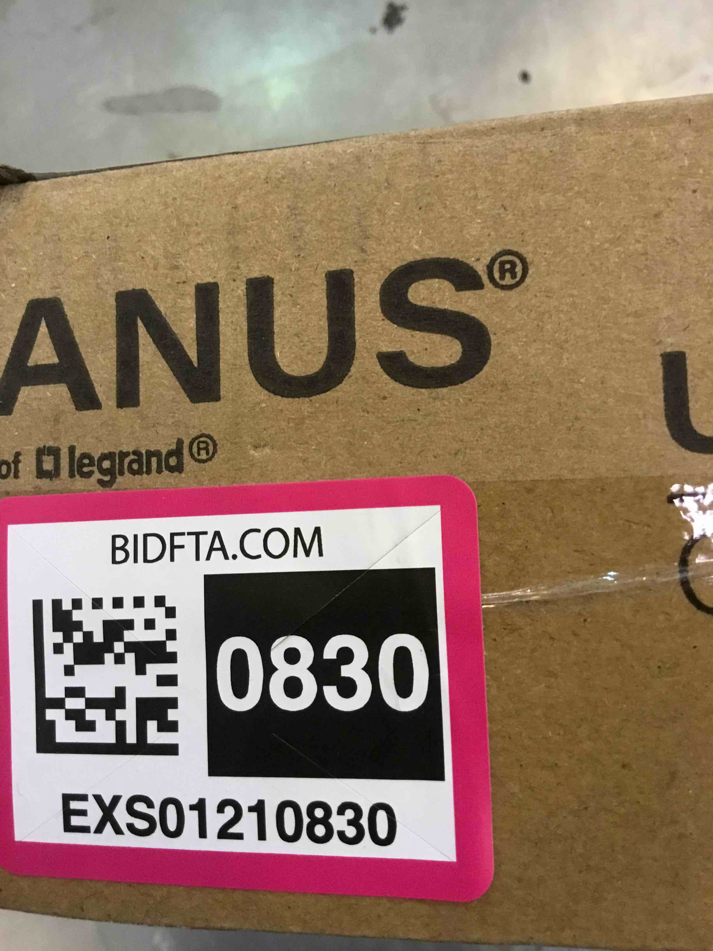 https://s3.amazonaws.com/lotting-images-prod/BargainHunt/EXS01210830_1713812145838.jpeg