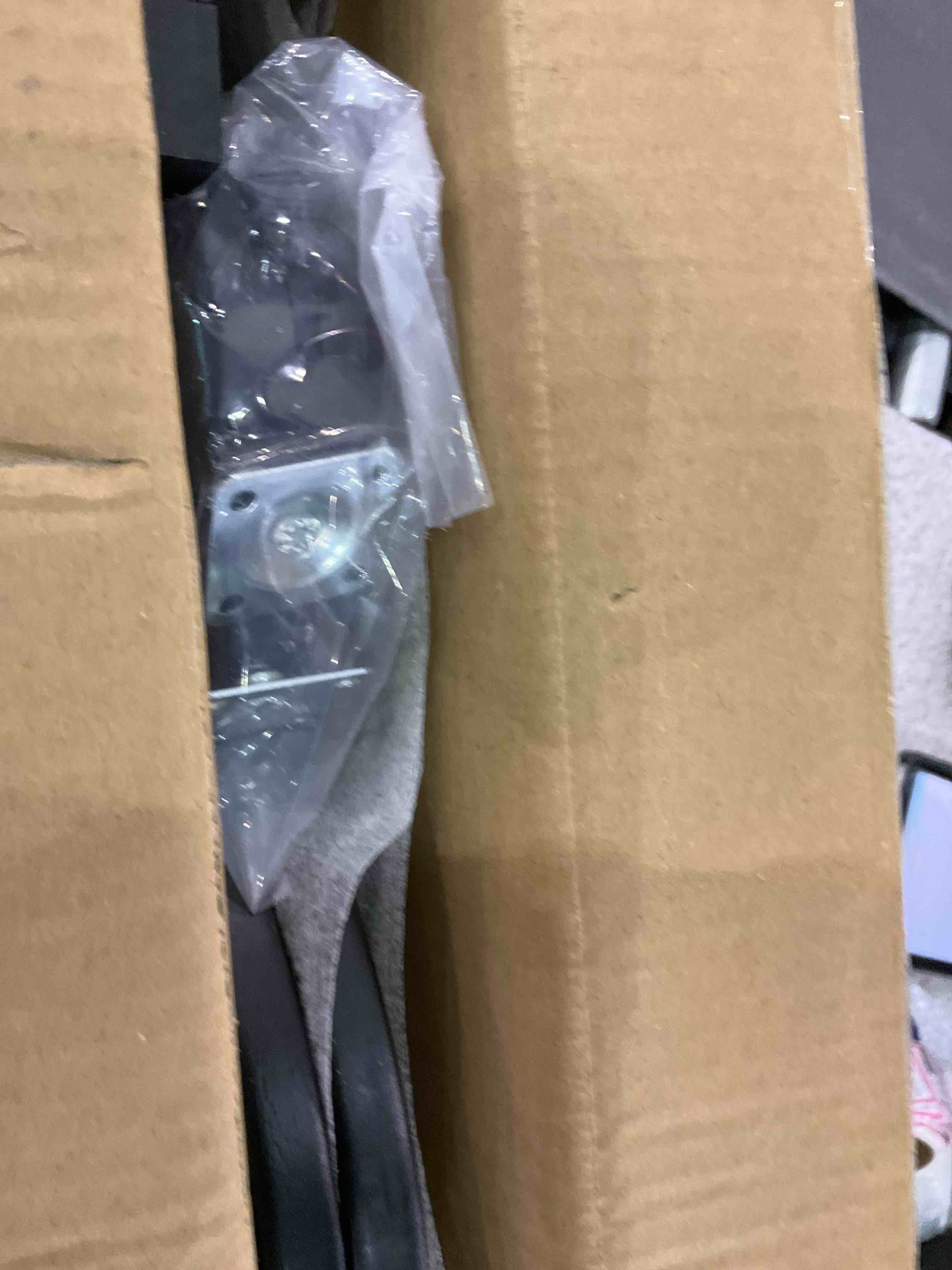 https://s3.amazonaws.com/lotting-images-prod/BargainHunt/EXS01211049_1710417633220.jpeg