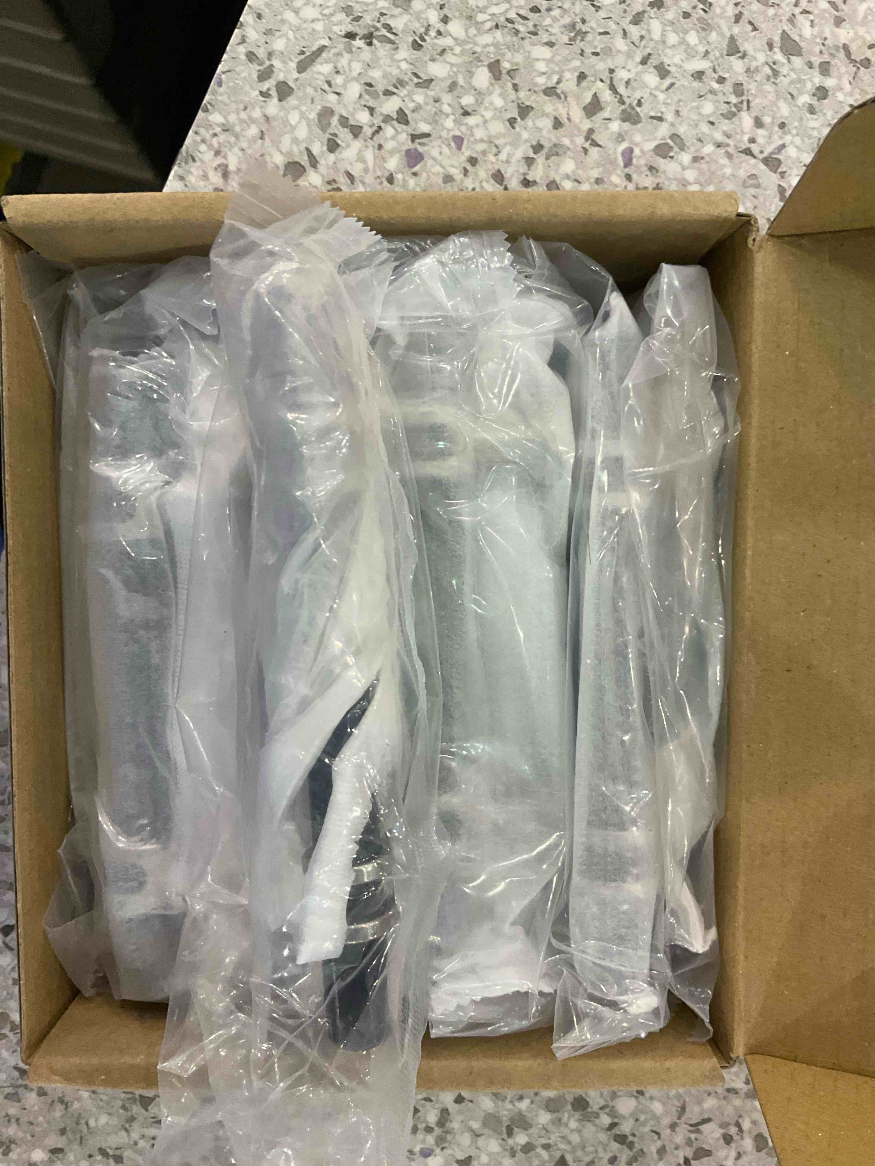 https://s3.amazonaws.com/lotting-images-prod/BargainHunt/EXS01211174_1710511420936.jpeg