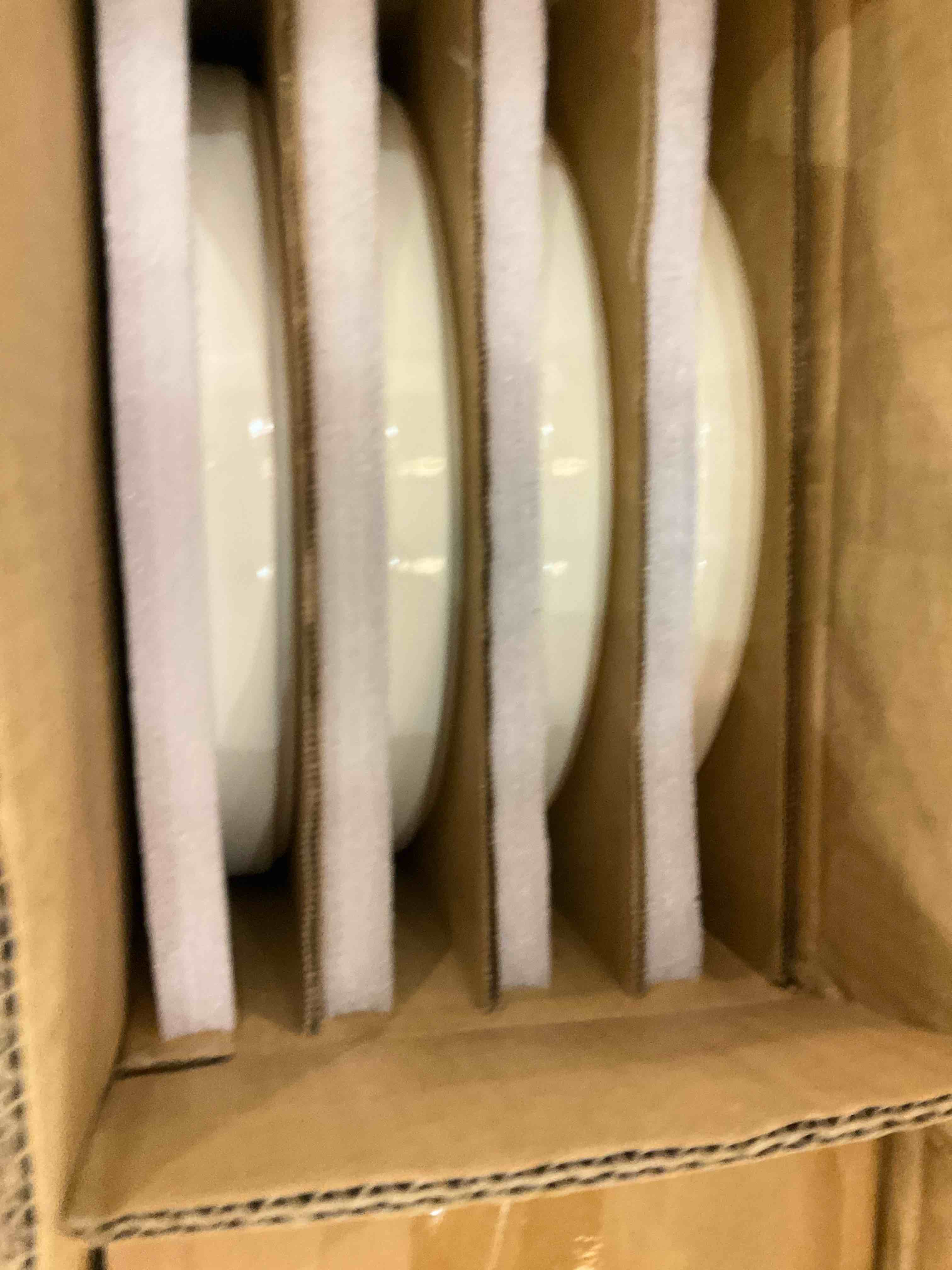 https://s3.amazonaws.com/lotting-images-prod/BargainHunt/EXS01211252_1710529682066.jpeg