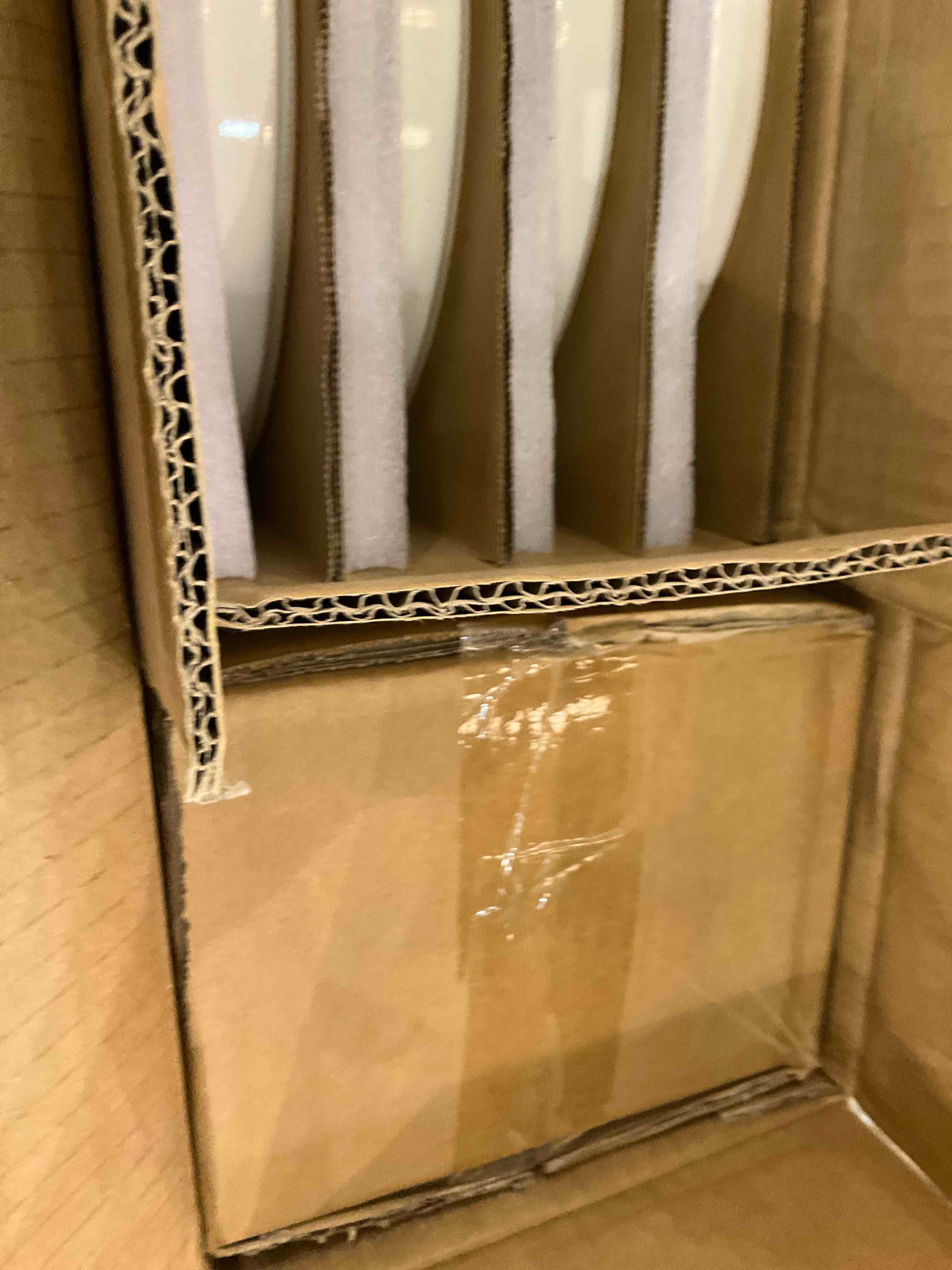 https://s3.amazonaws.com/lotting-images-prod/BargainHunt/EXS01211252_1710529683092.jpeg