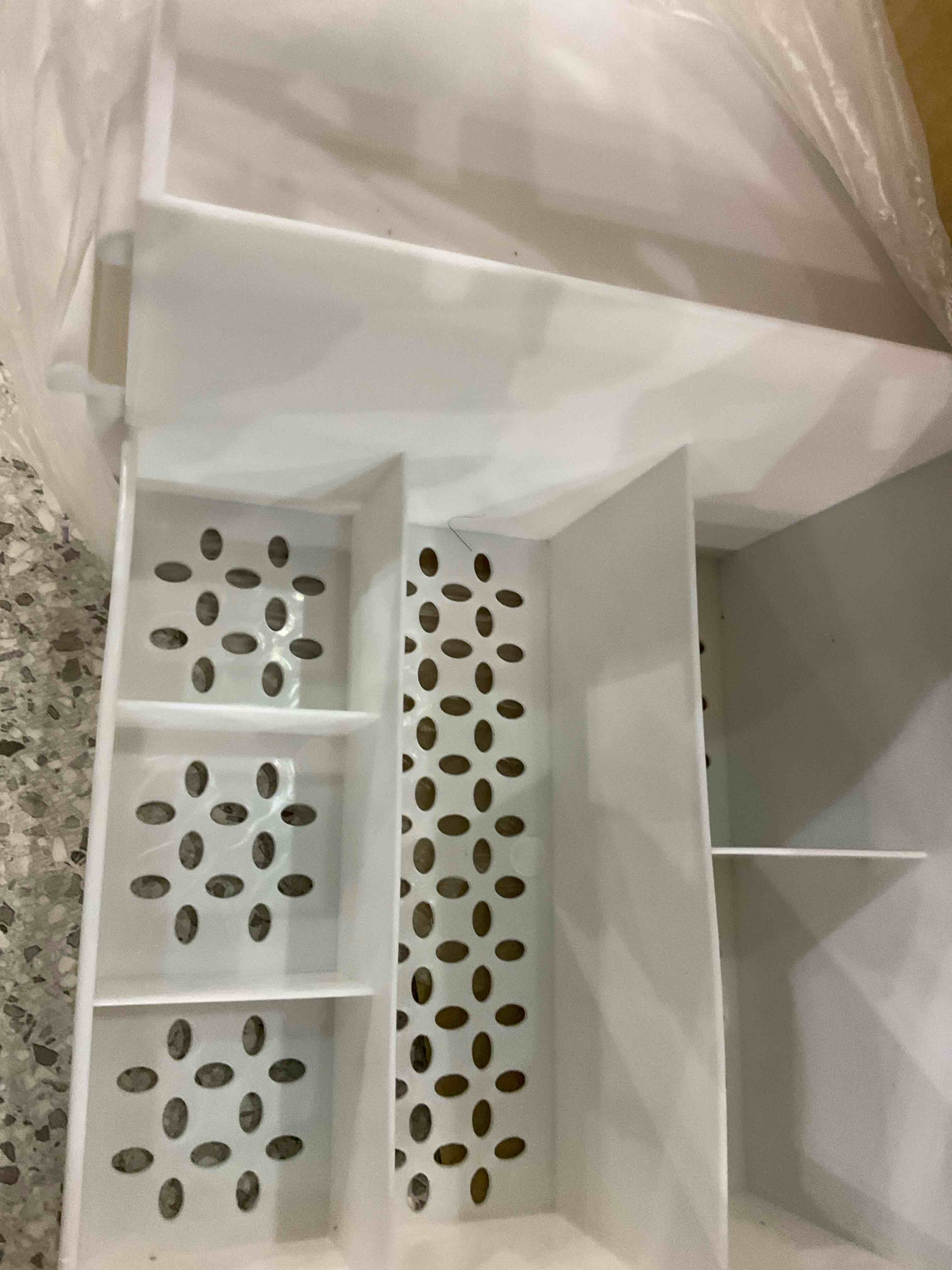 https://s3.amazonaws.com/lotting-images-prod/BargainHunt/EXS01211283_1710768159383.jpeg