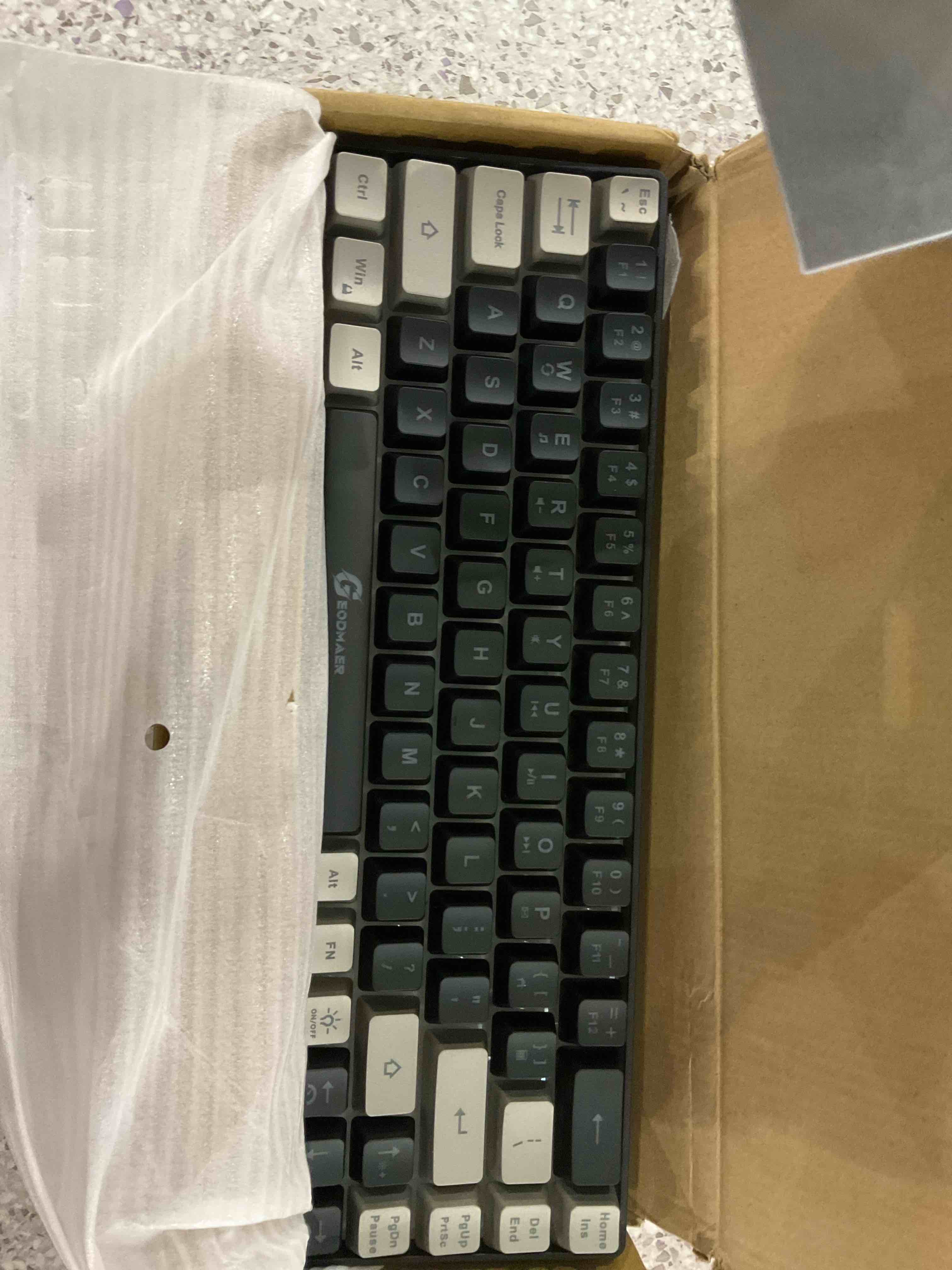 https://s3.amazonaws.com/lotting-images-prod/BargainHunt/EXS01211419_1710937536326.jpeg