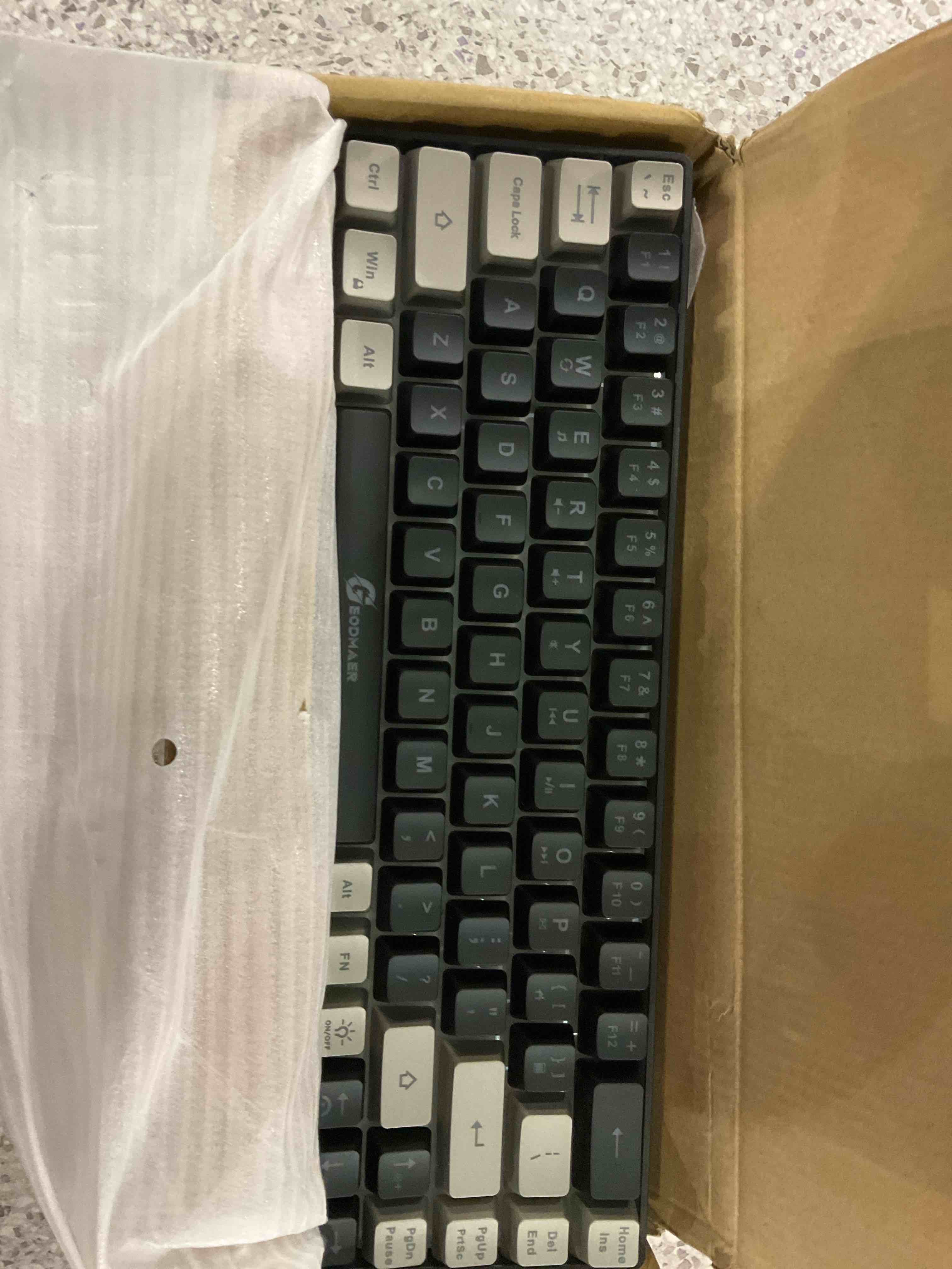 https://s3.amazonaws.com/lotting-images-prod/BargainHunt/EXS01211419_1710937537509.jpeg
