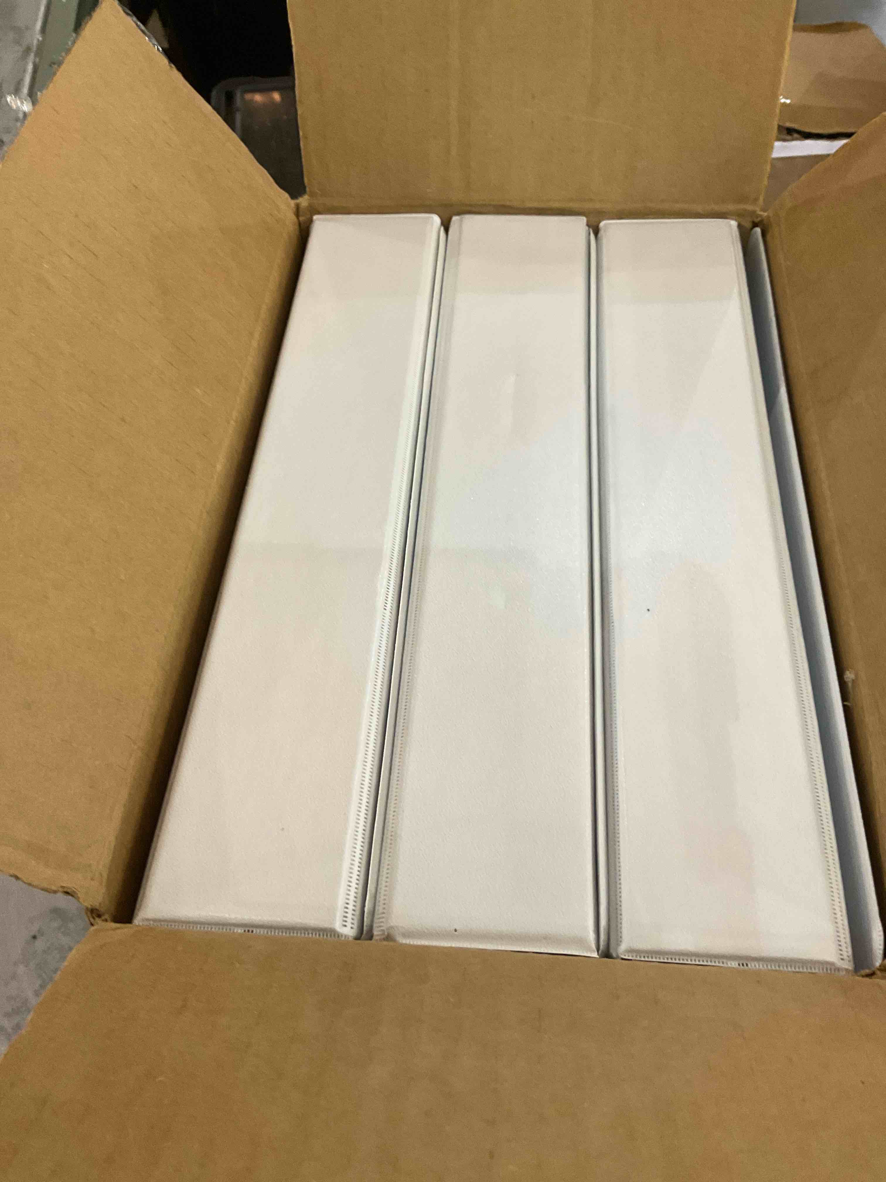 https://s3.amazonaws.com/lotting-images-prod/BargainHunt/EXS01211538_1710431709911.jpeg