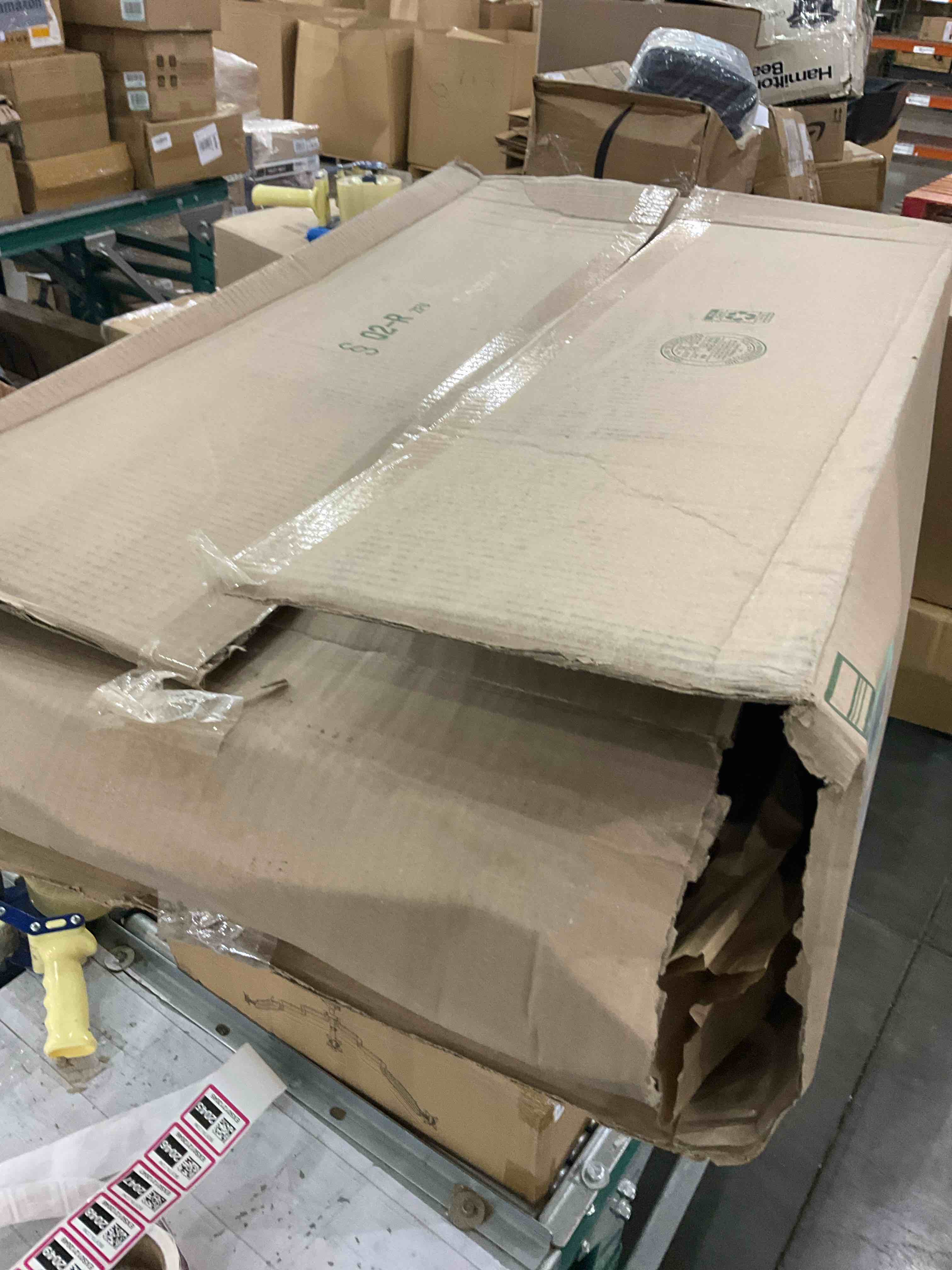 https://s3.amazonaws.com/lotting-images-prod/BargainHunt/EXS01212045_1716551958996.jpeg