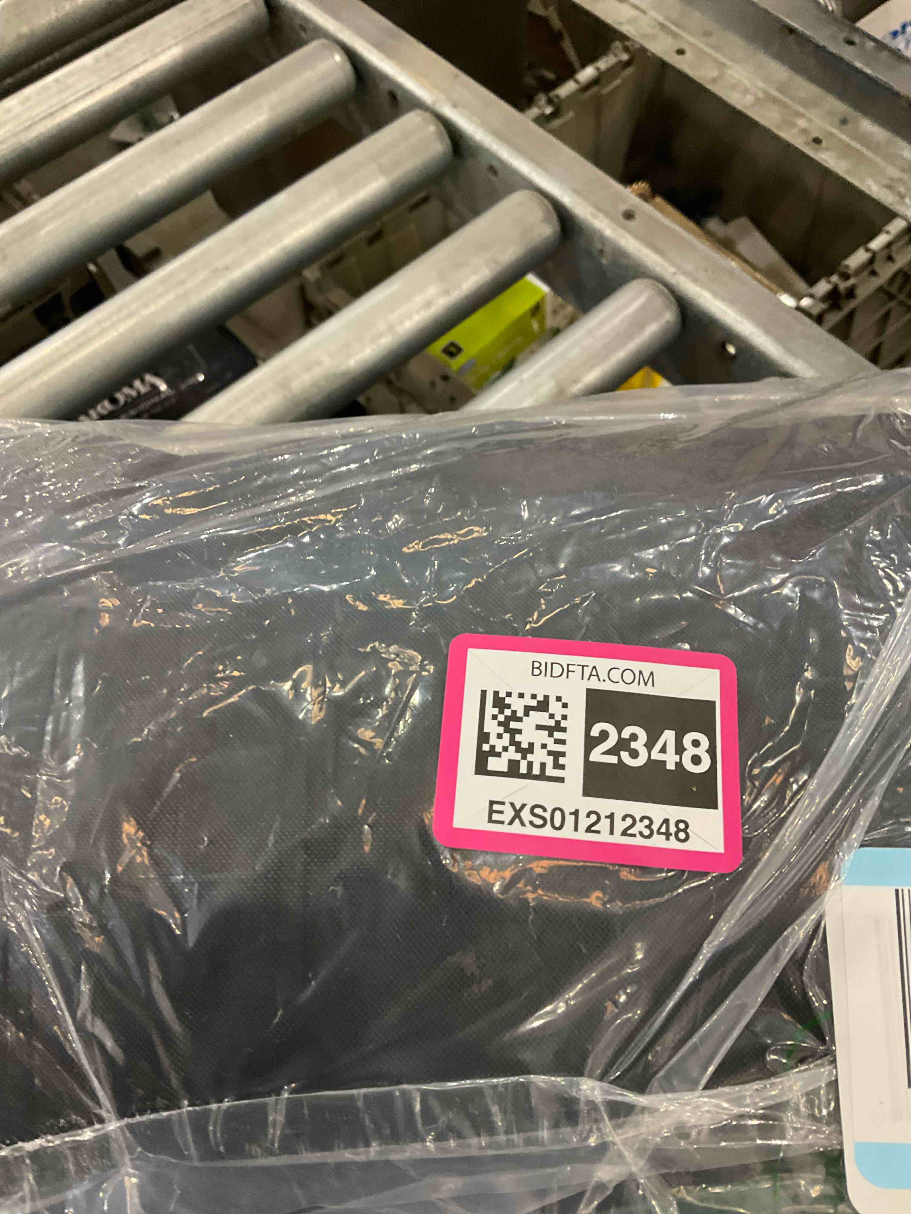 https://s3.amazonaws.com/lotting-images-prod/BargainHunt/EXS01212348_1721654720758.jpeg