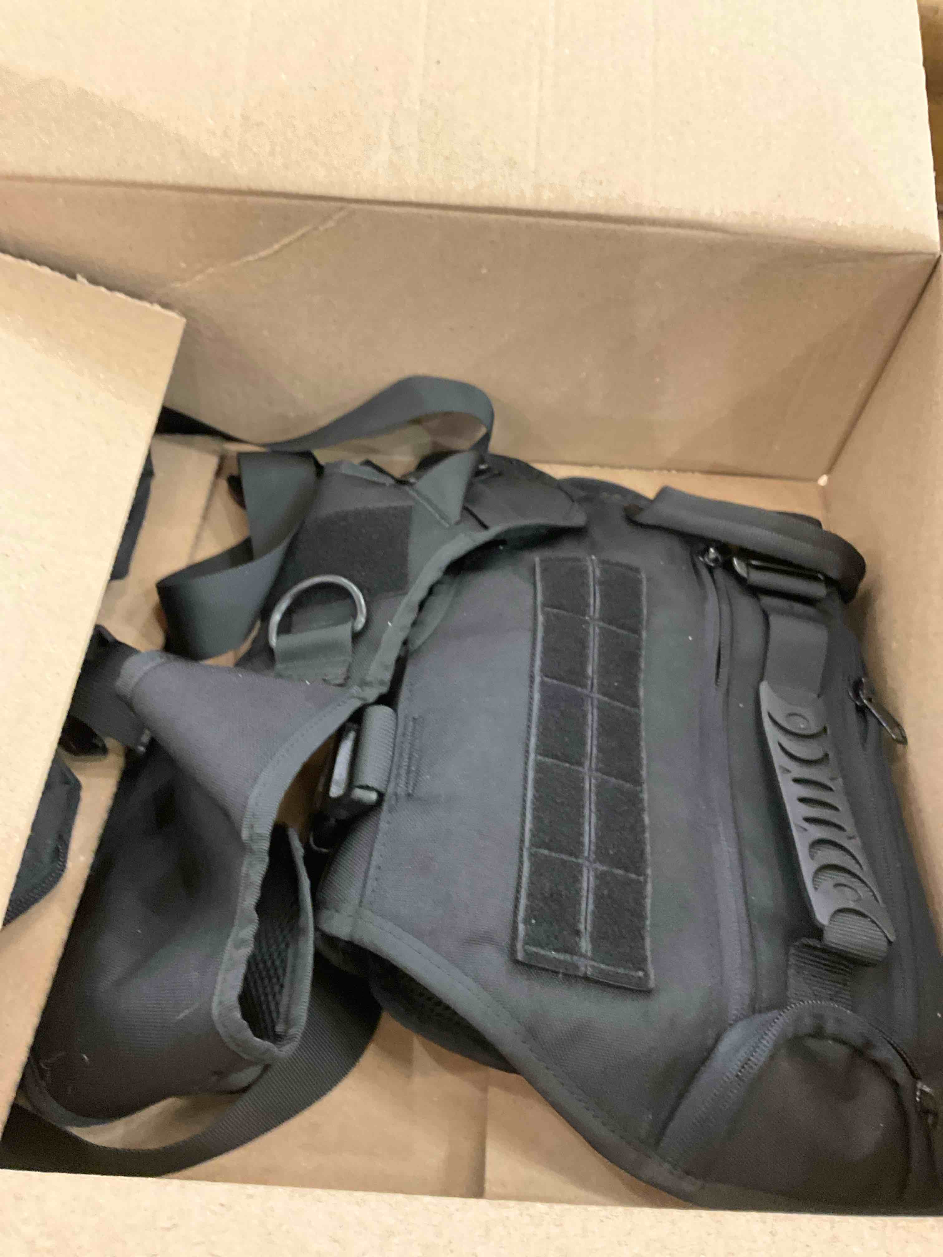 https://s3.amazonaws.com/lotting-images-prod/BargainHunt/EXS01212477_1721674319401.jpeg