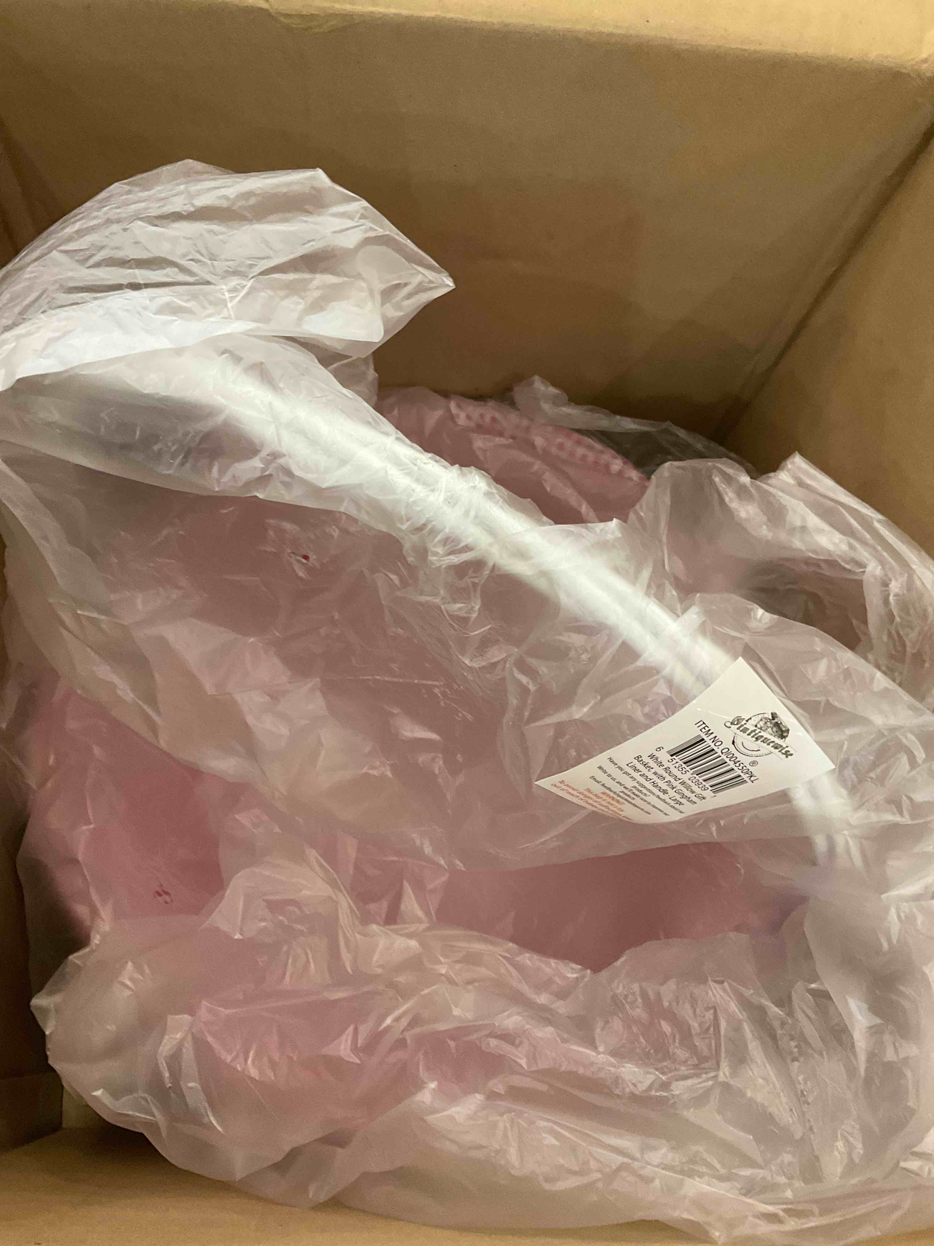 https://s3.amazonaws.com/lotting-images-prod/BargainHunt/EXS01212641_1710959013156.jpeg