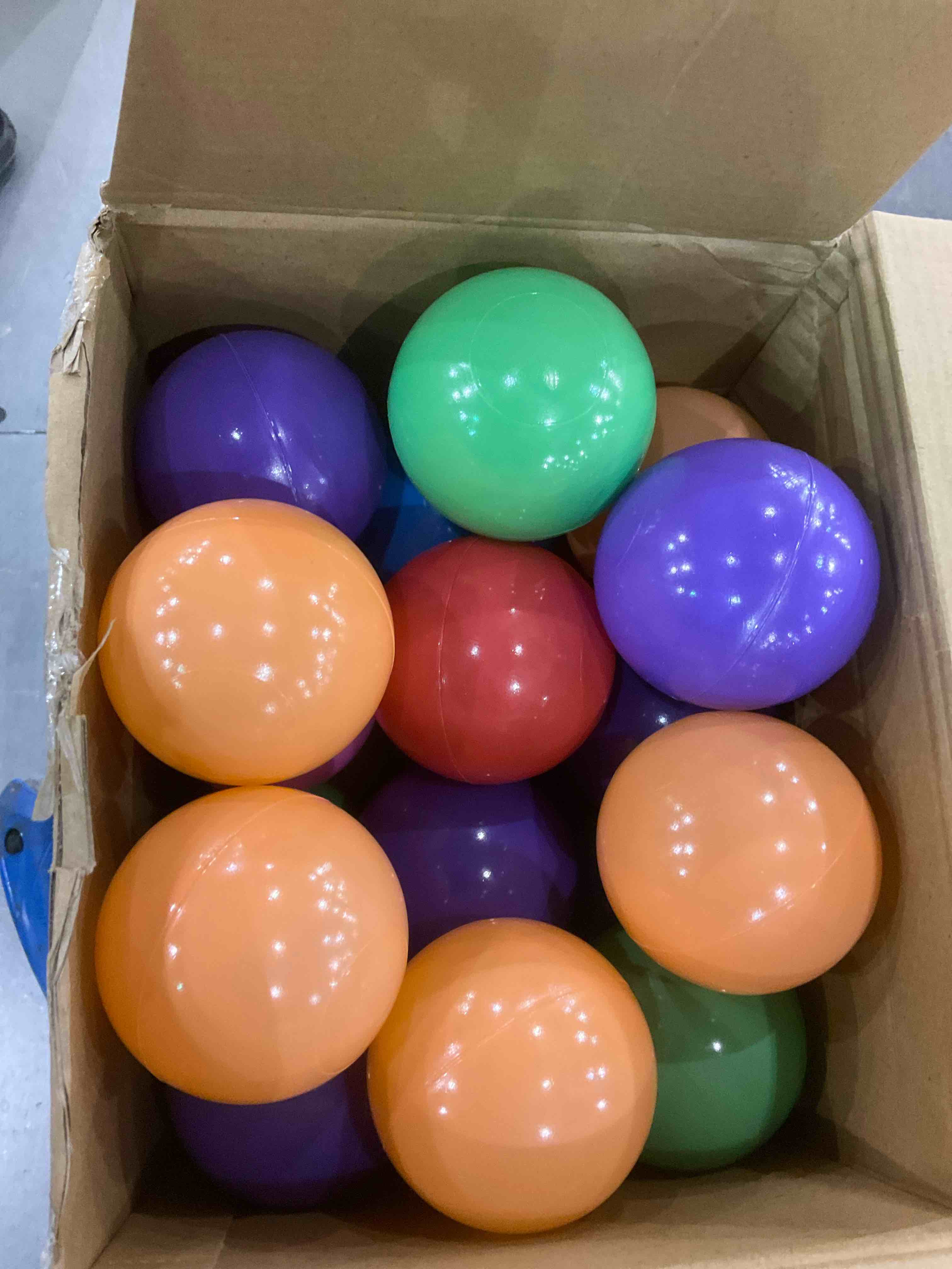 https://s3.amazonaws.com/lotting-images-prod/BargainHunt/EXS01212725_1711107992367.jpeg