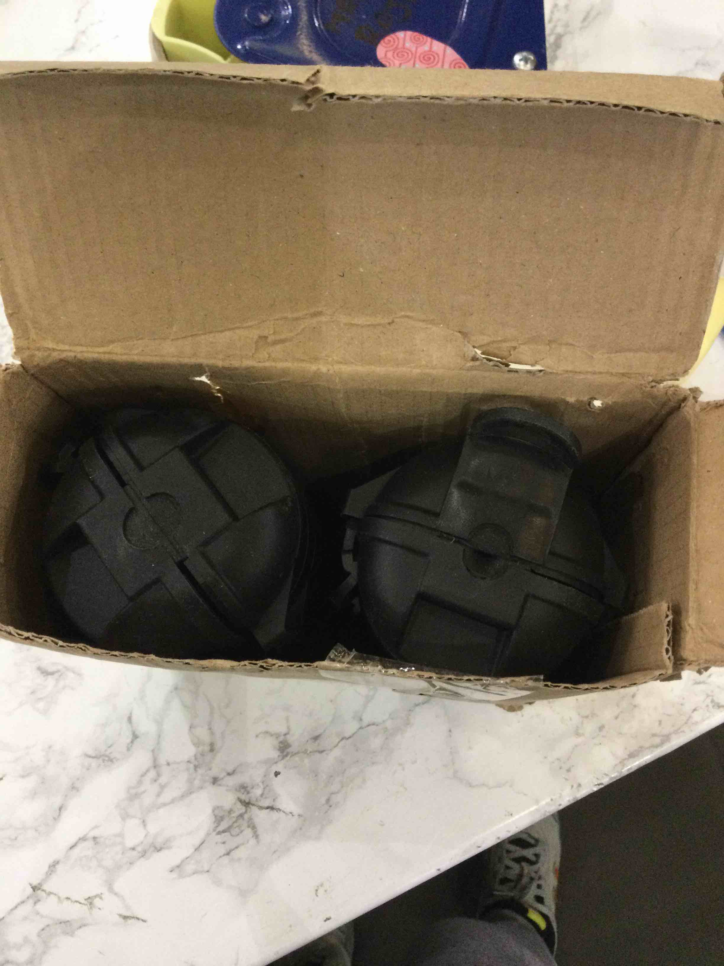 https://s3.amazonaws.com/lotting-images-prod/BargainHunt/EXS01213001_1711391448670.jpeg