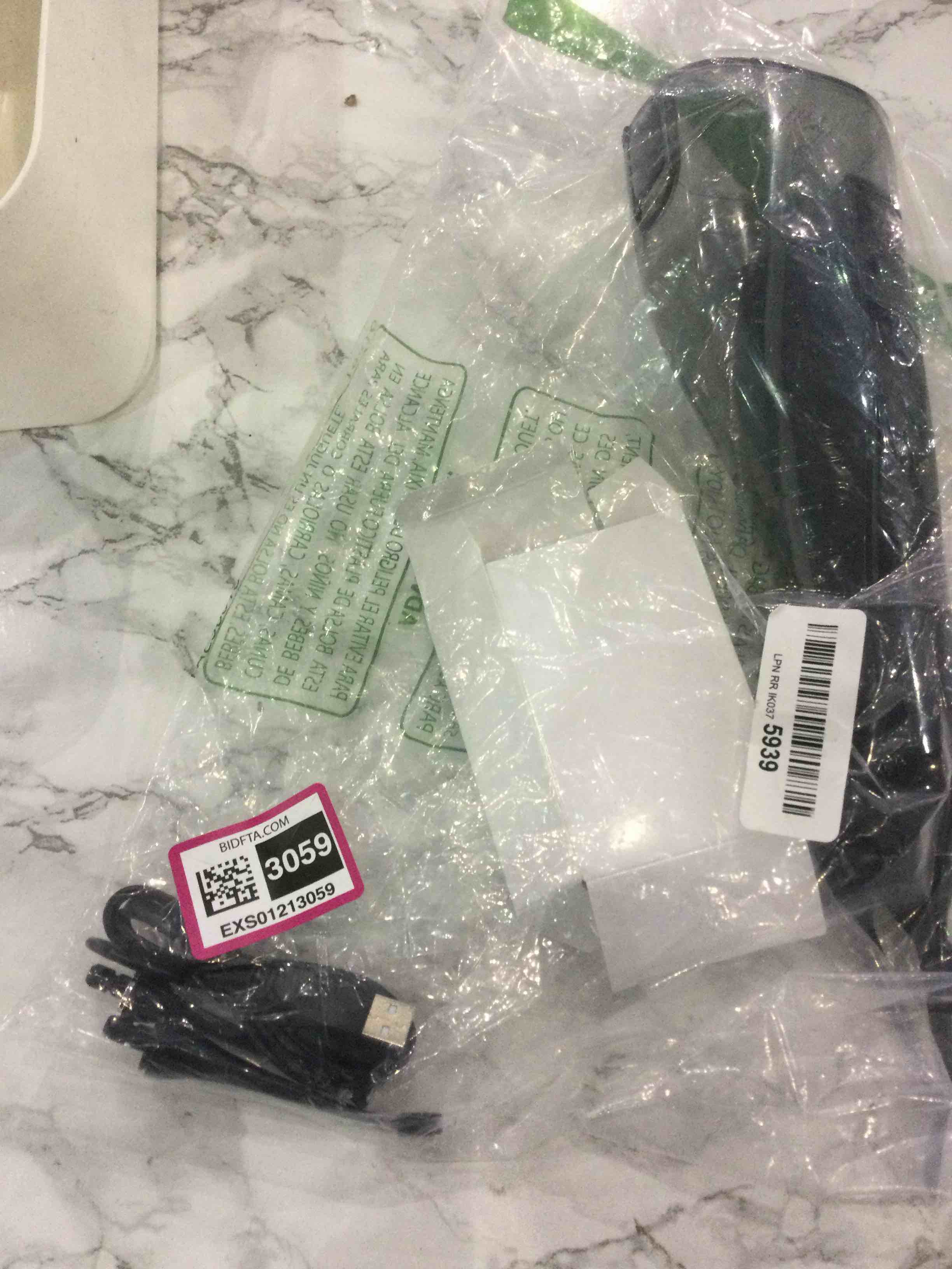 https://s3.amazonaws.com/lotting-images-prod/BargainHunt/EXS01213059_1711454390492.jpeg