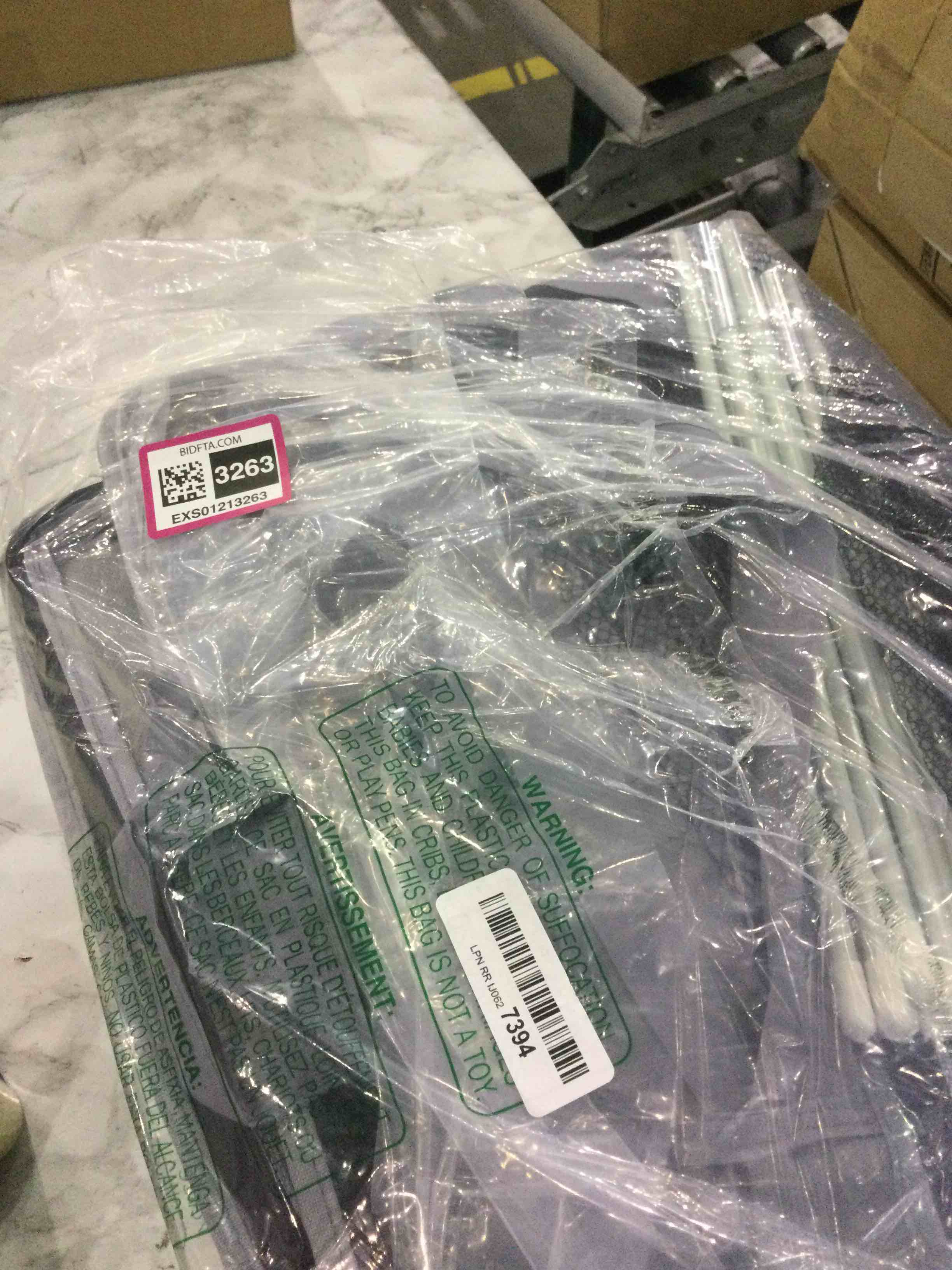 https://s3.amazonaws.com/lotting-images-prod/BargainHunt/EXS01213263_1711539972670.jpeg